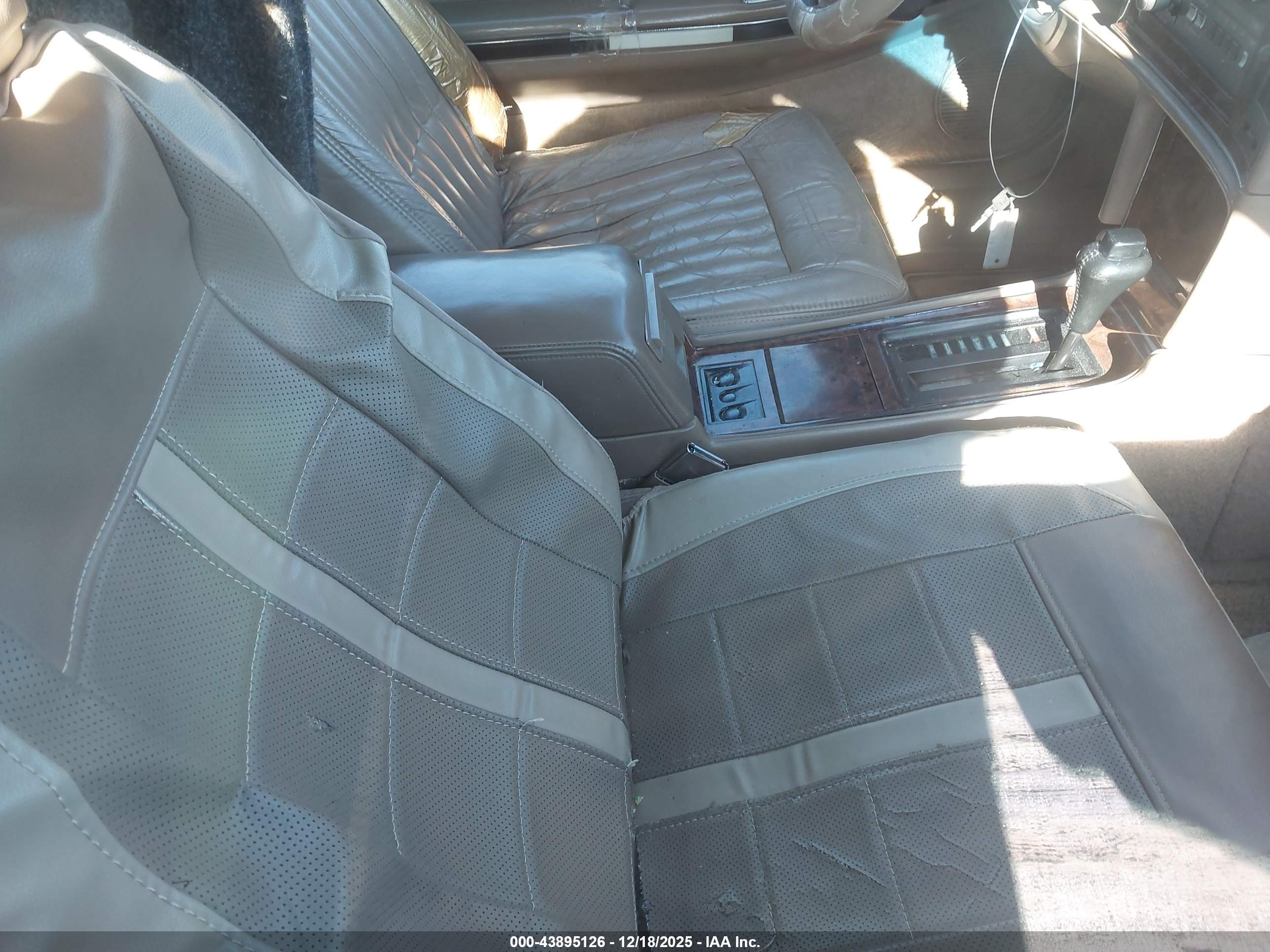 BUICK RIVIERA image 5
