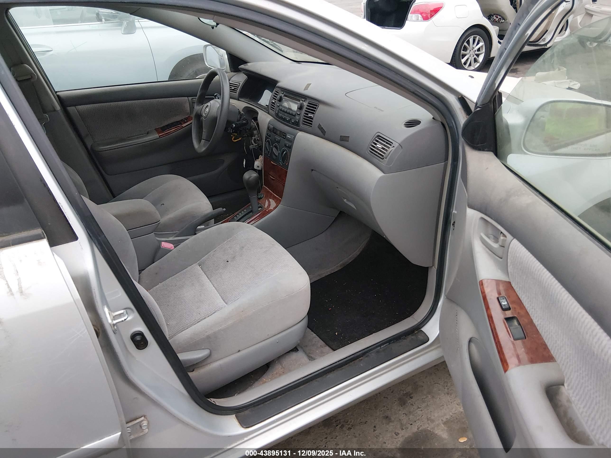 TOYOTA COROLLA image 5