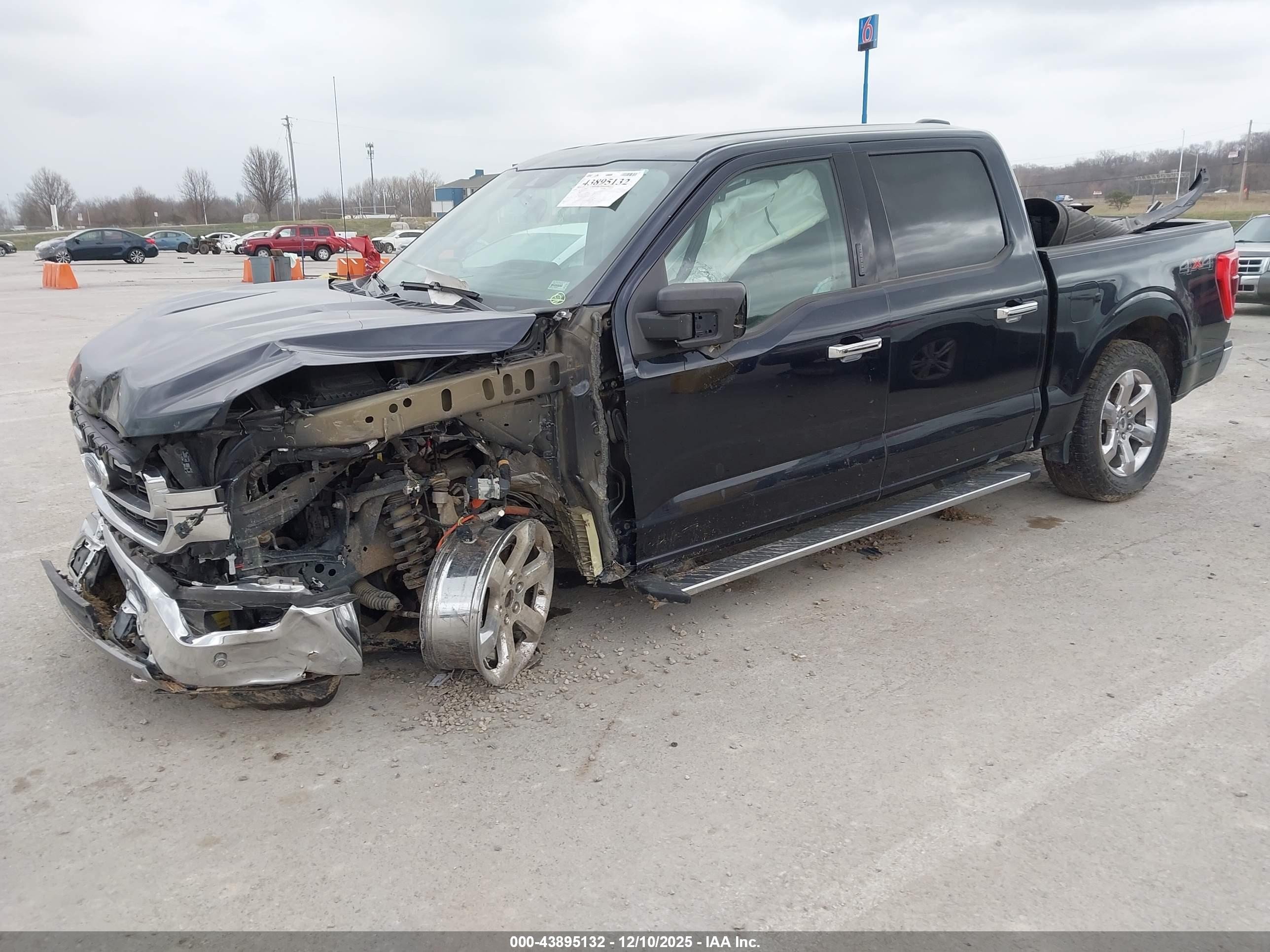 FORD F-150 image 2