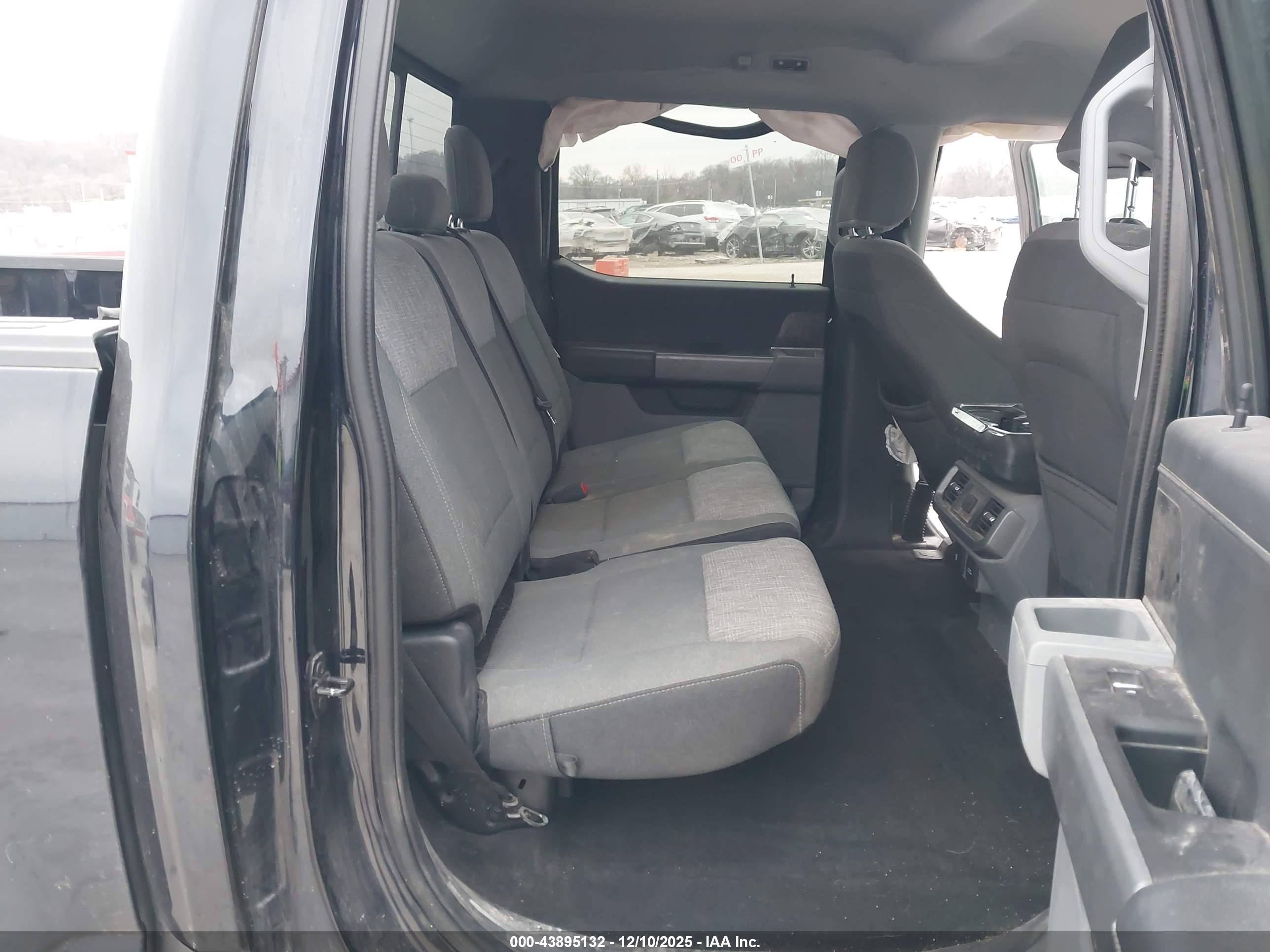 FORD F-150 image 8
