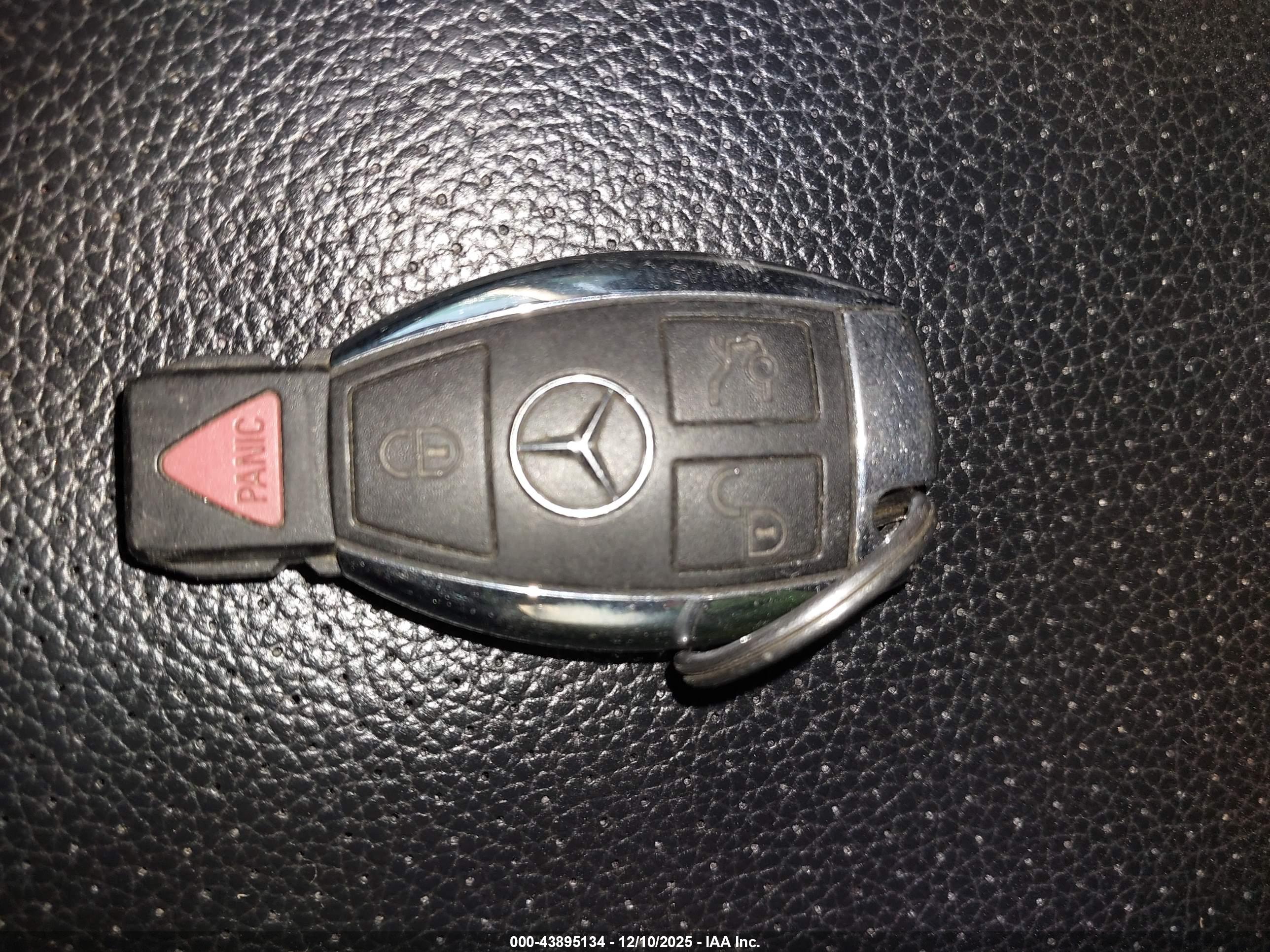MERCEDES-BENZ GLK image 11