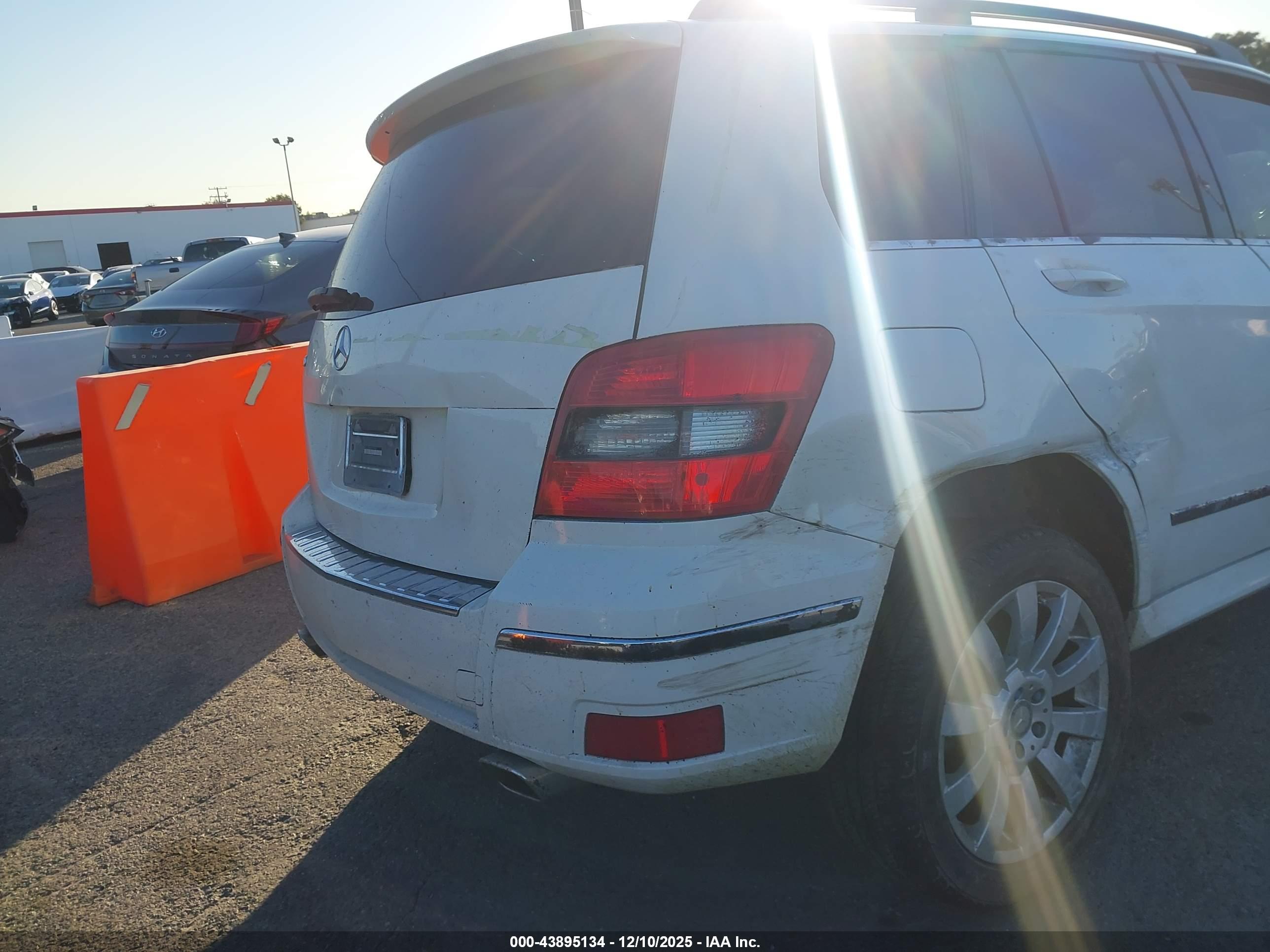 MERCEDES-BENZ GLK image 4