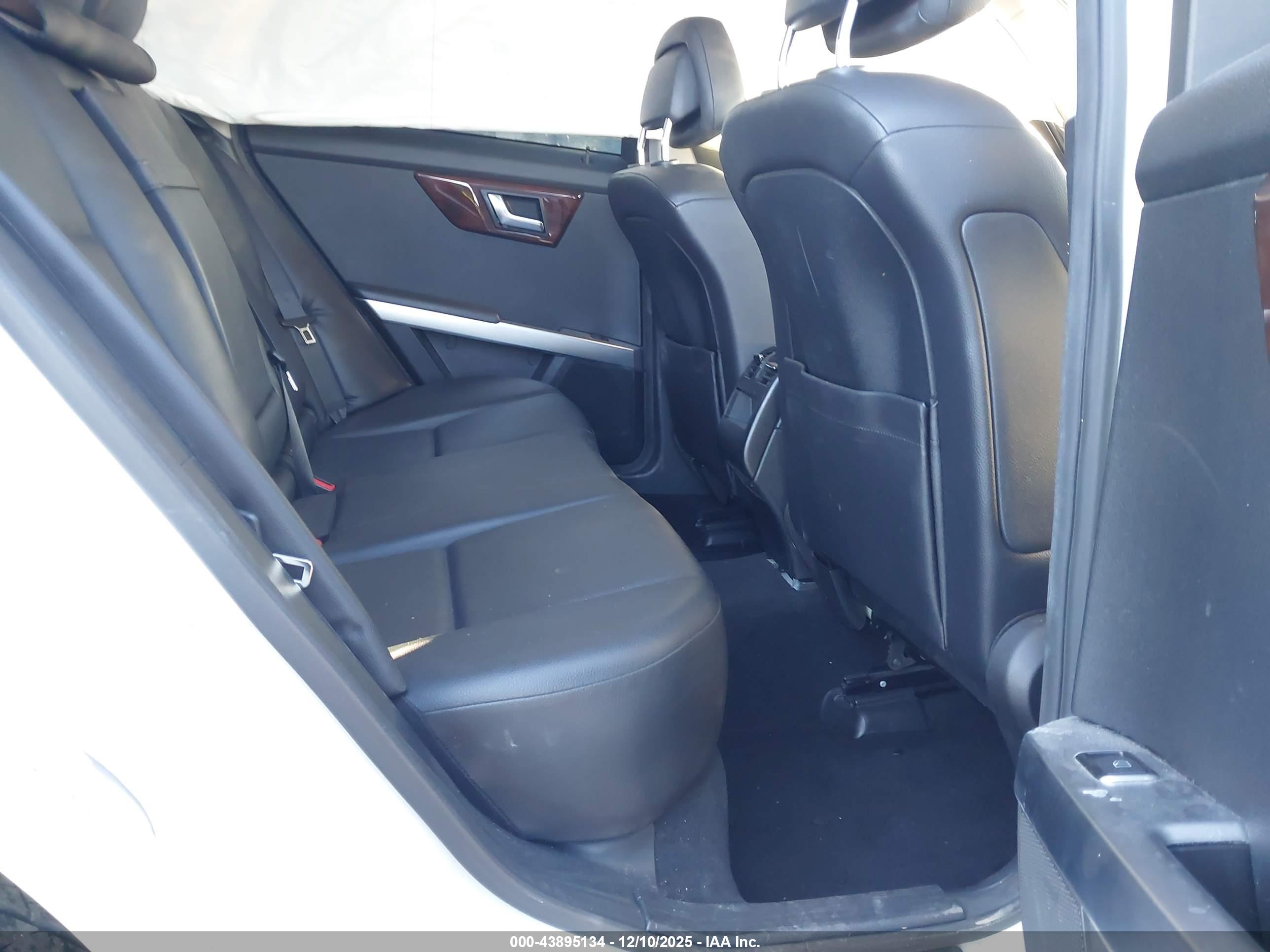 MERCEDES-BENZ GLK image 8