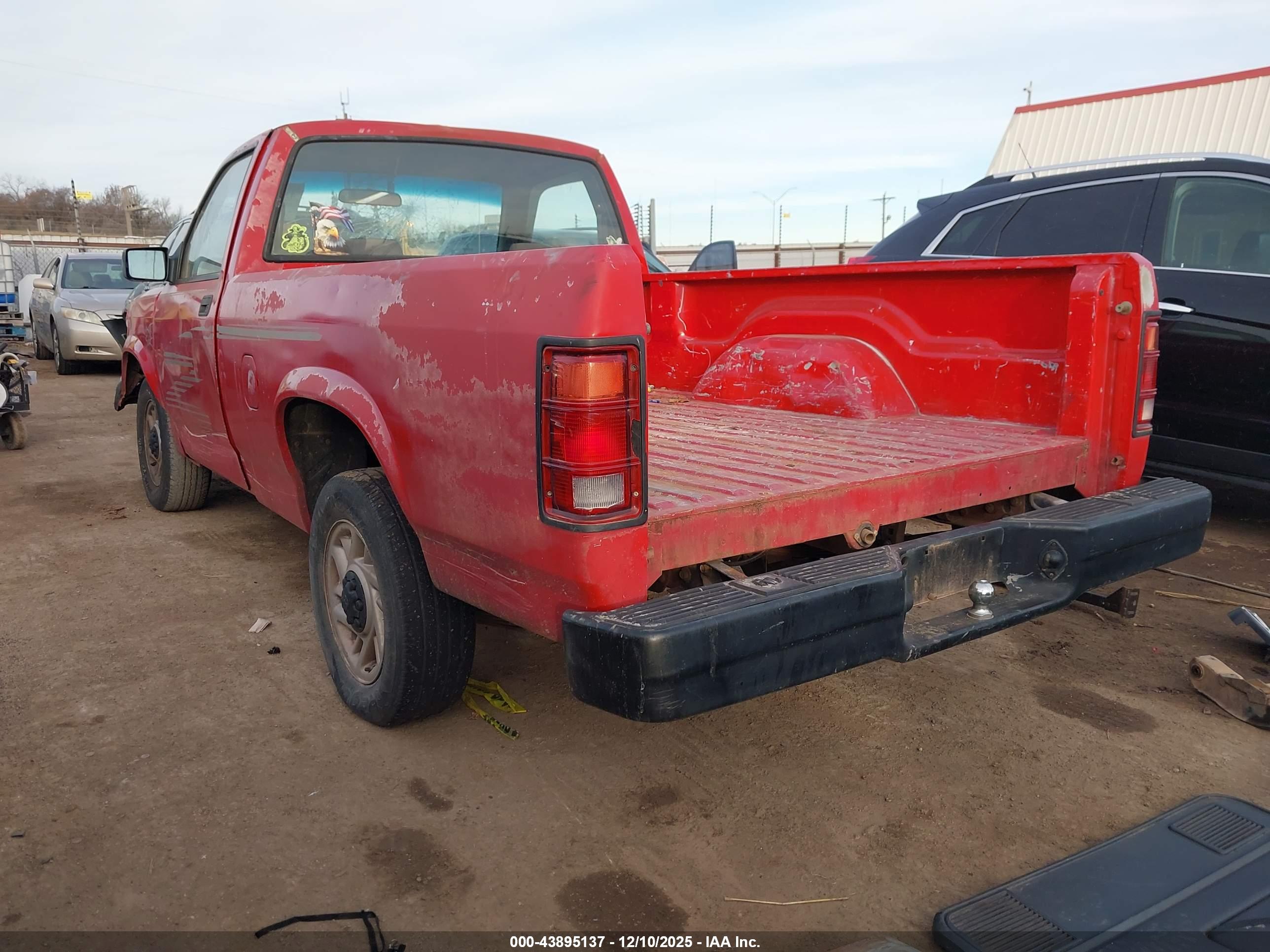 DODGE DAKOTA image 3