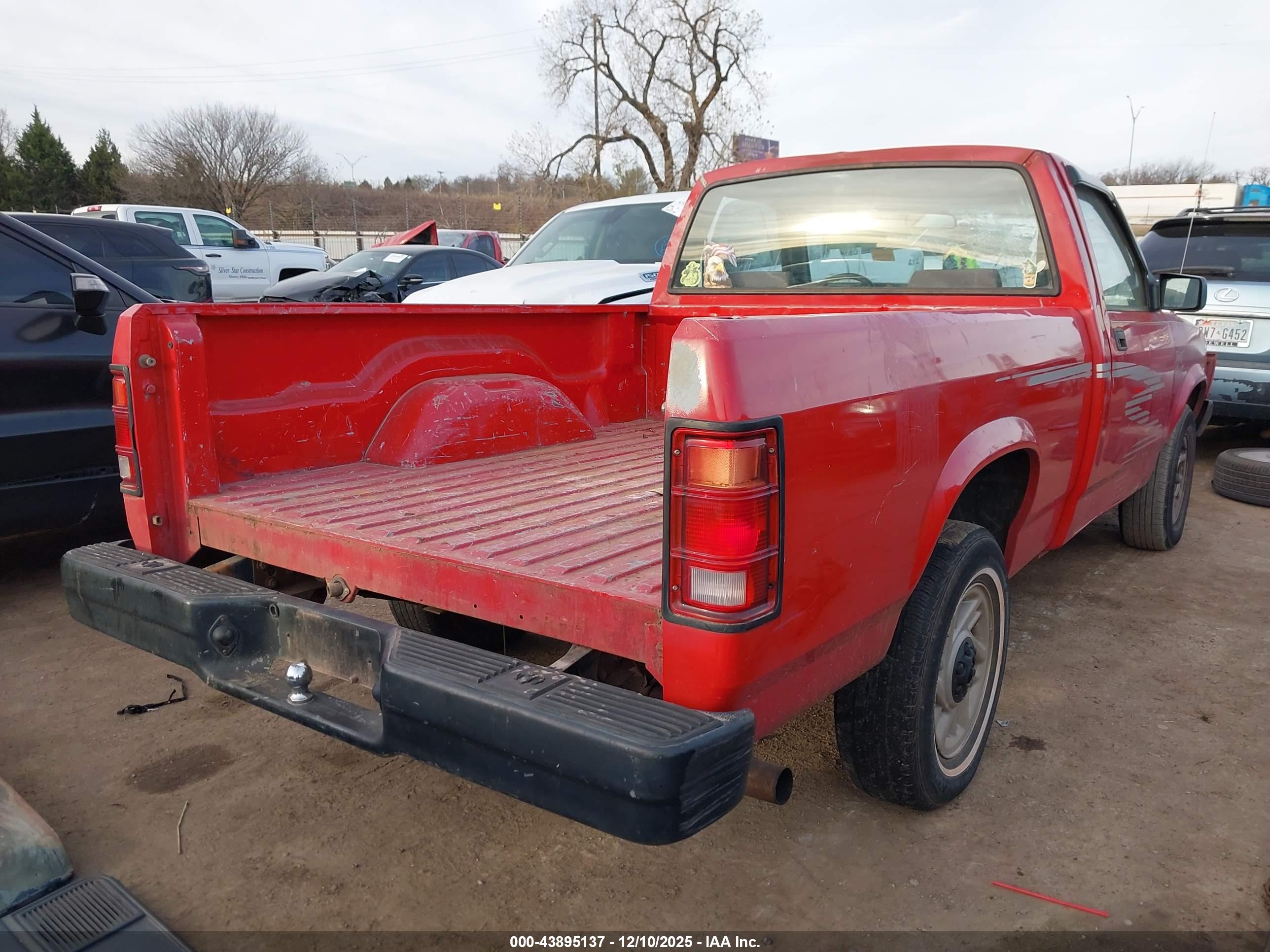 DODGE DAKOTA image 4
