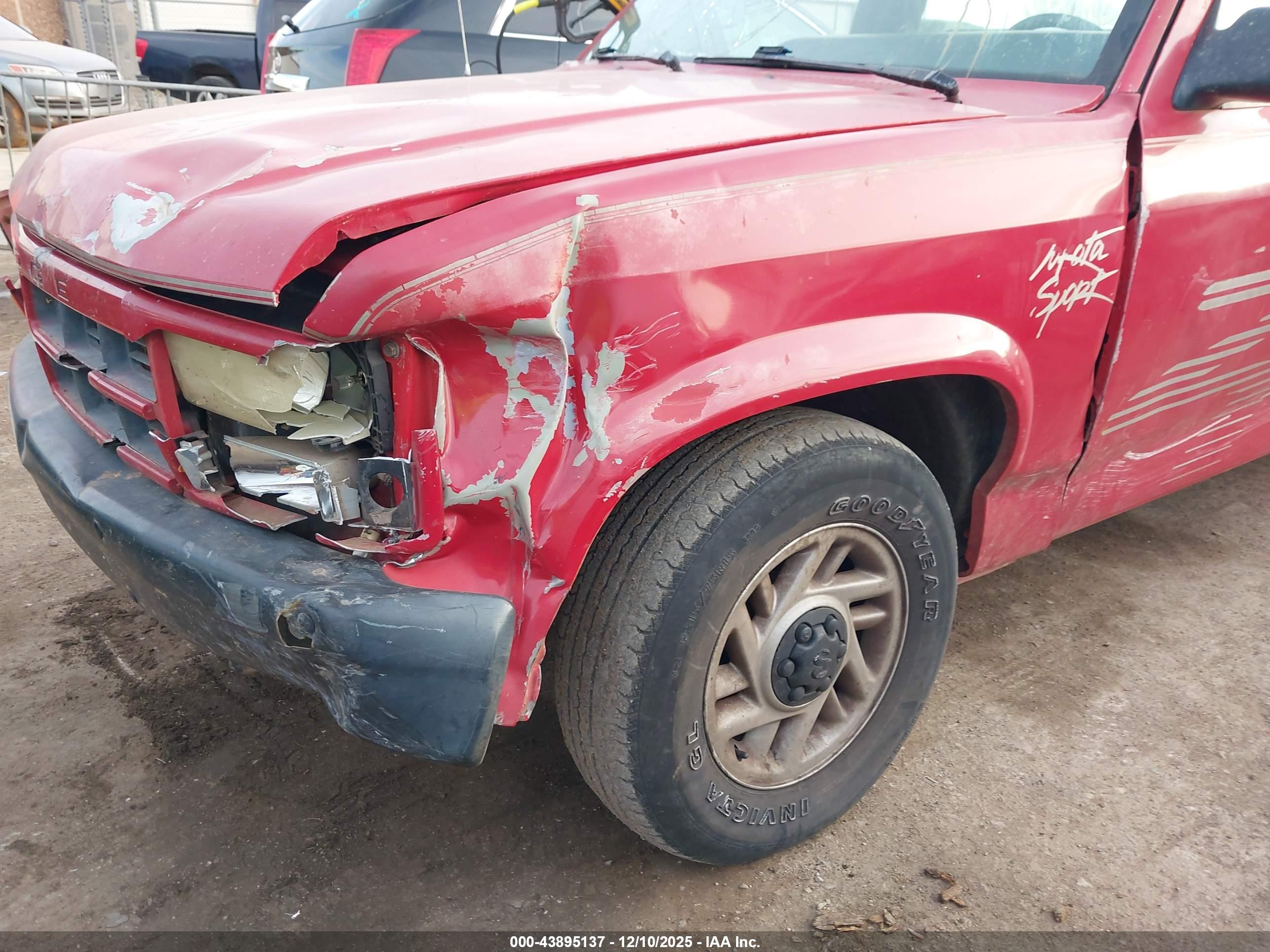 DODGE DAKOTA image 6