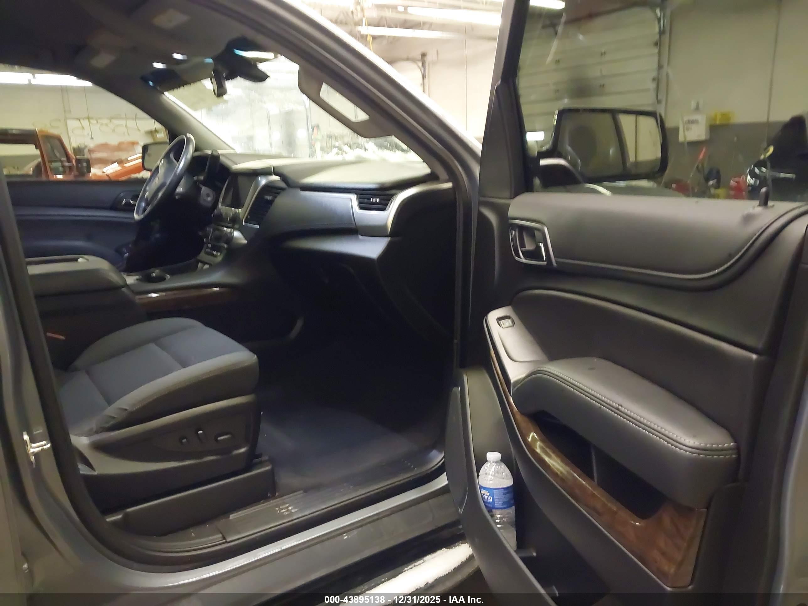 CHEVROLET TAHOE image 5