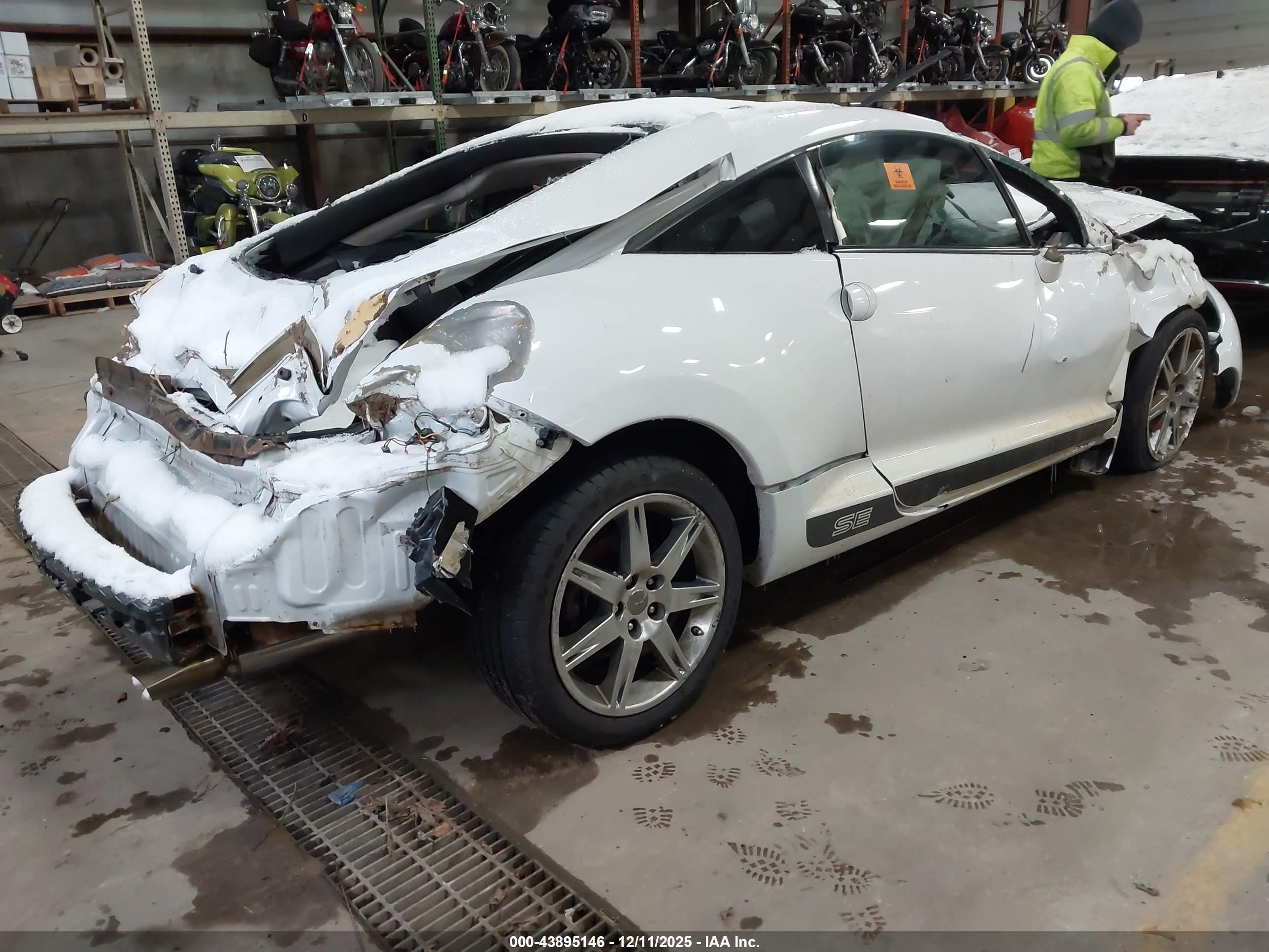 MITSUBISHI ECLIPSE image 4