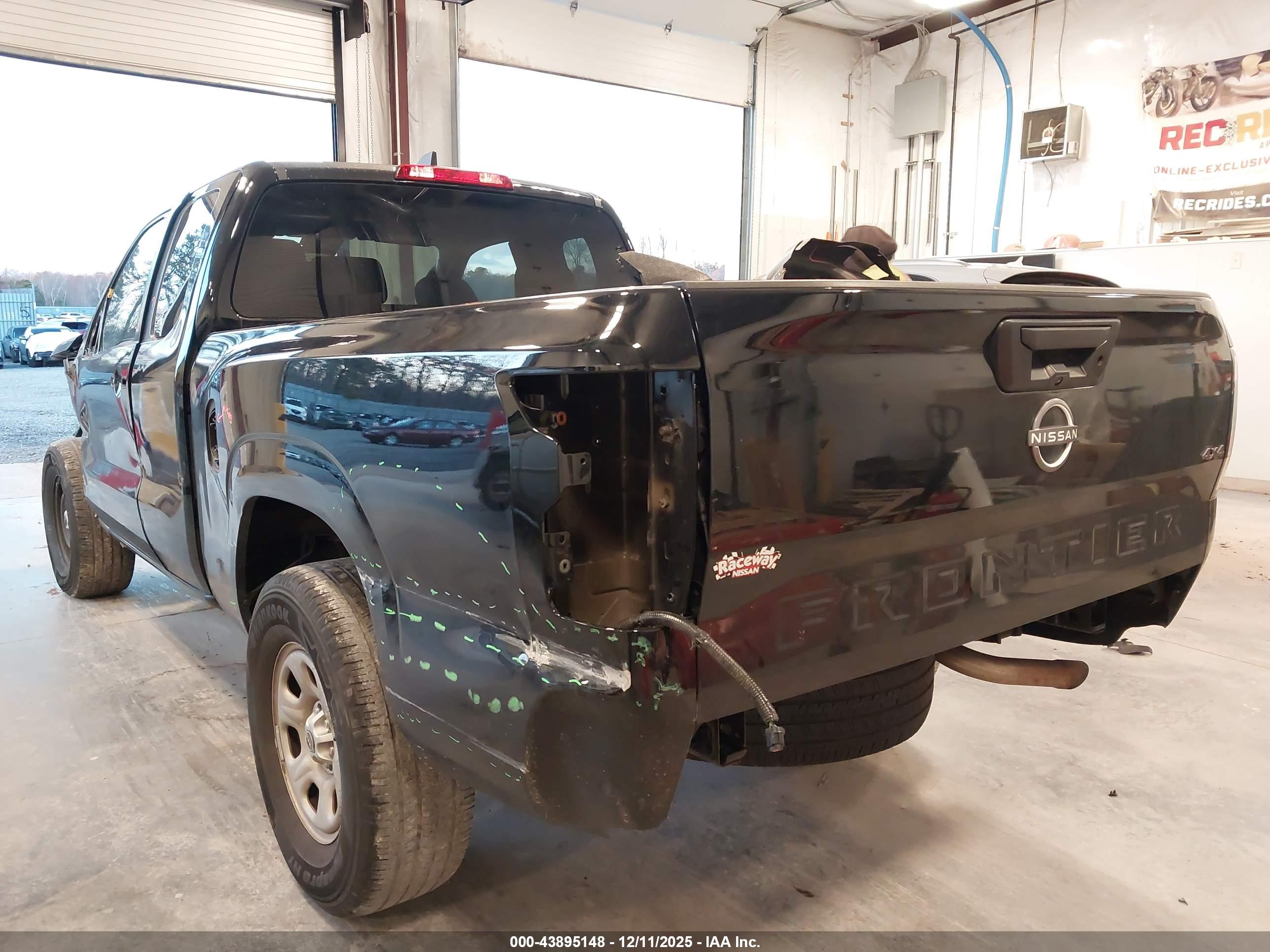 NISSAN FRONTIER image 3
