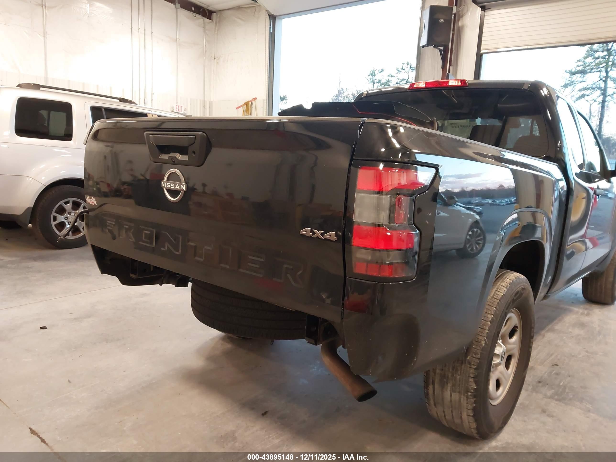 NISSAN FRONTIER image 4