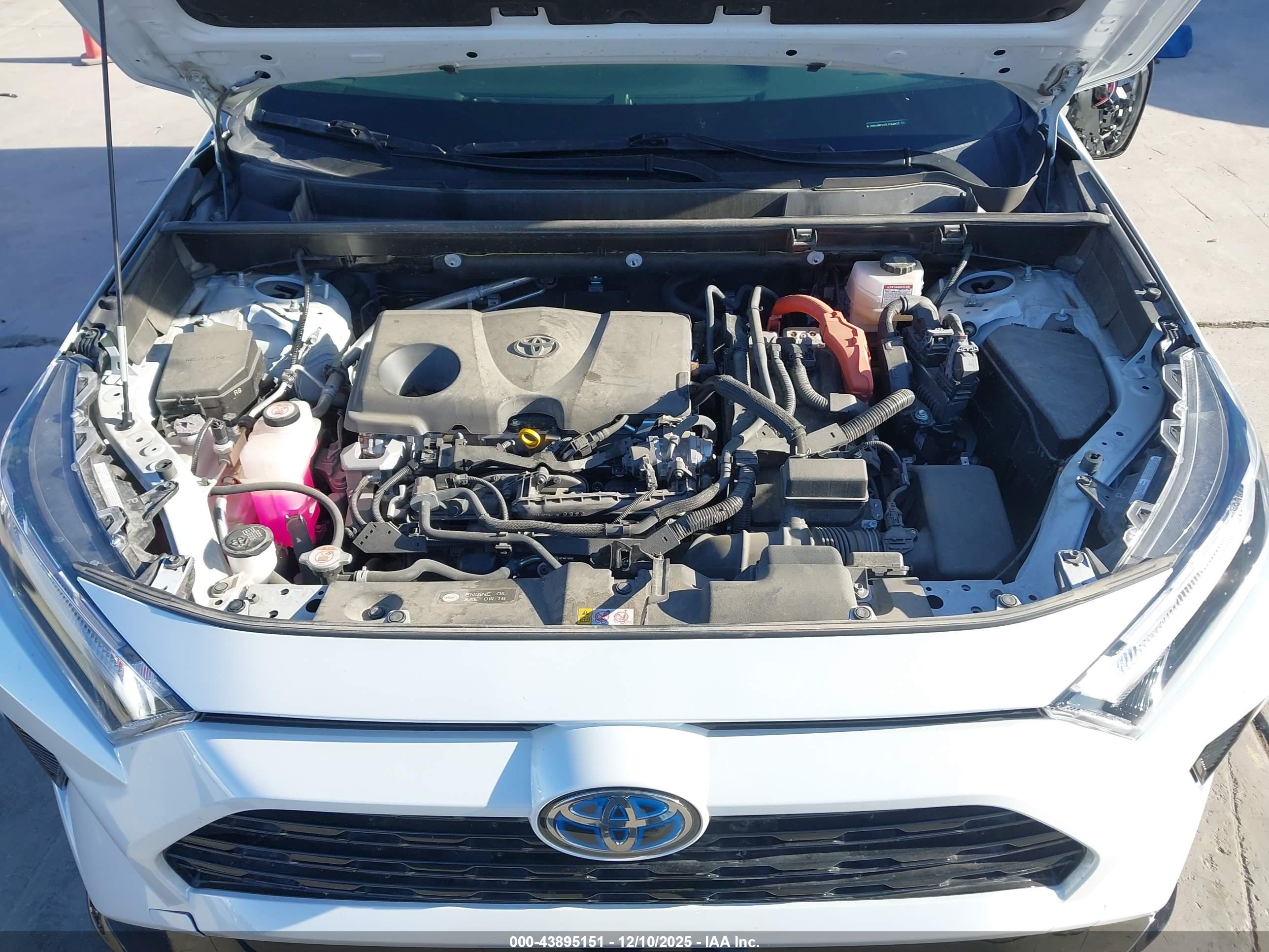 TOYOTA RAV4 image 10