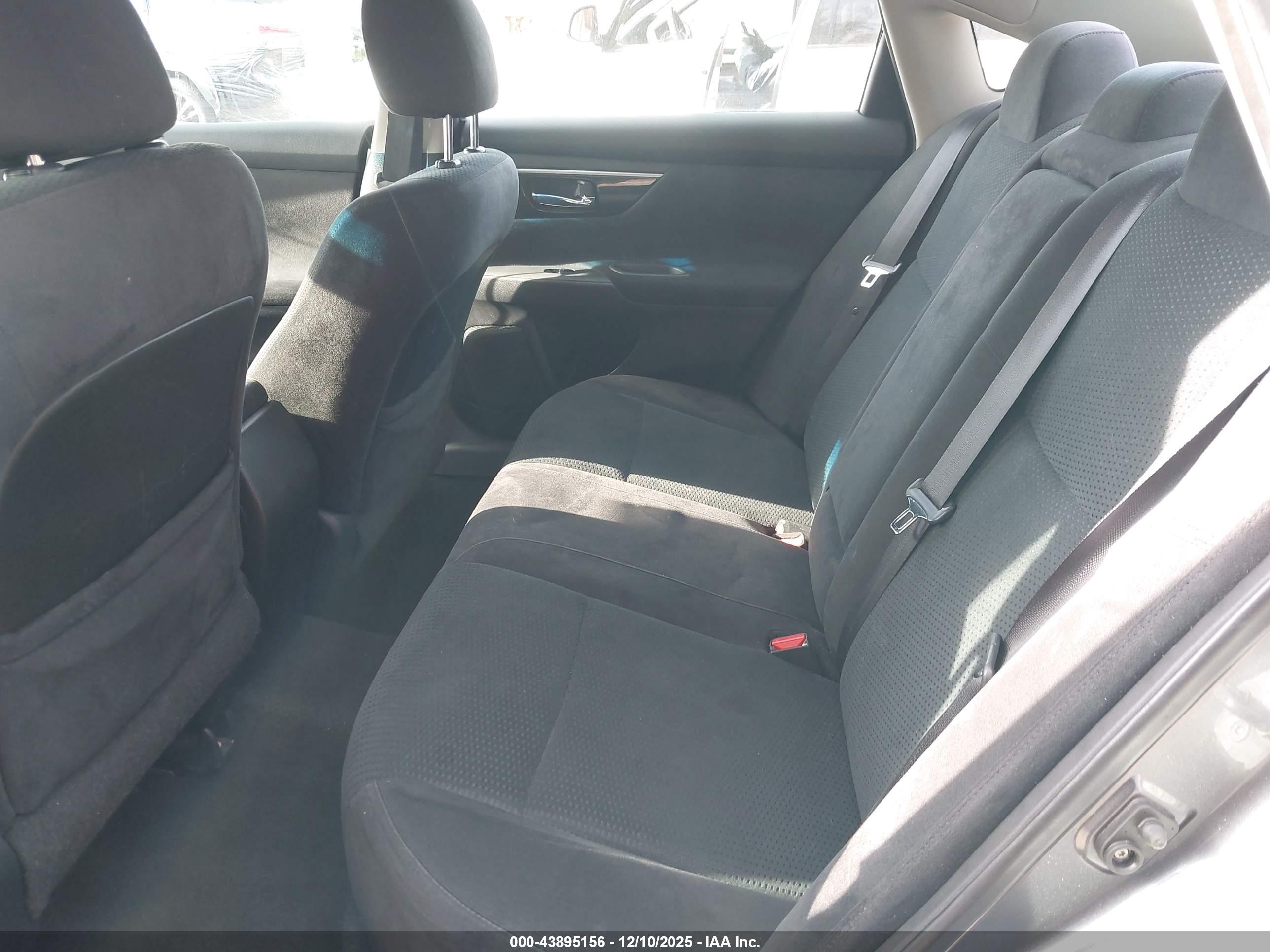 NISSAN ALTIMA image 8