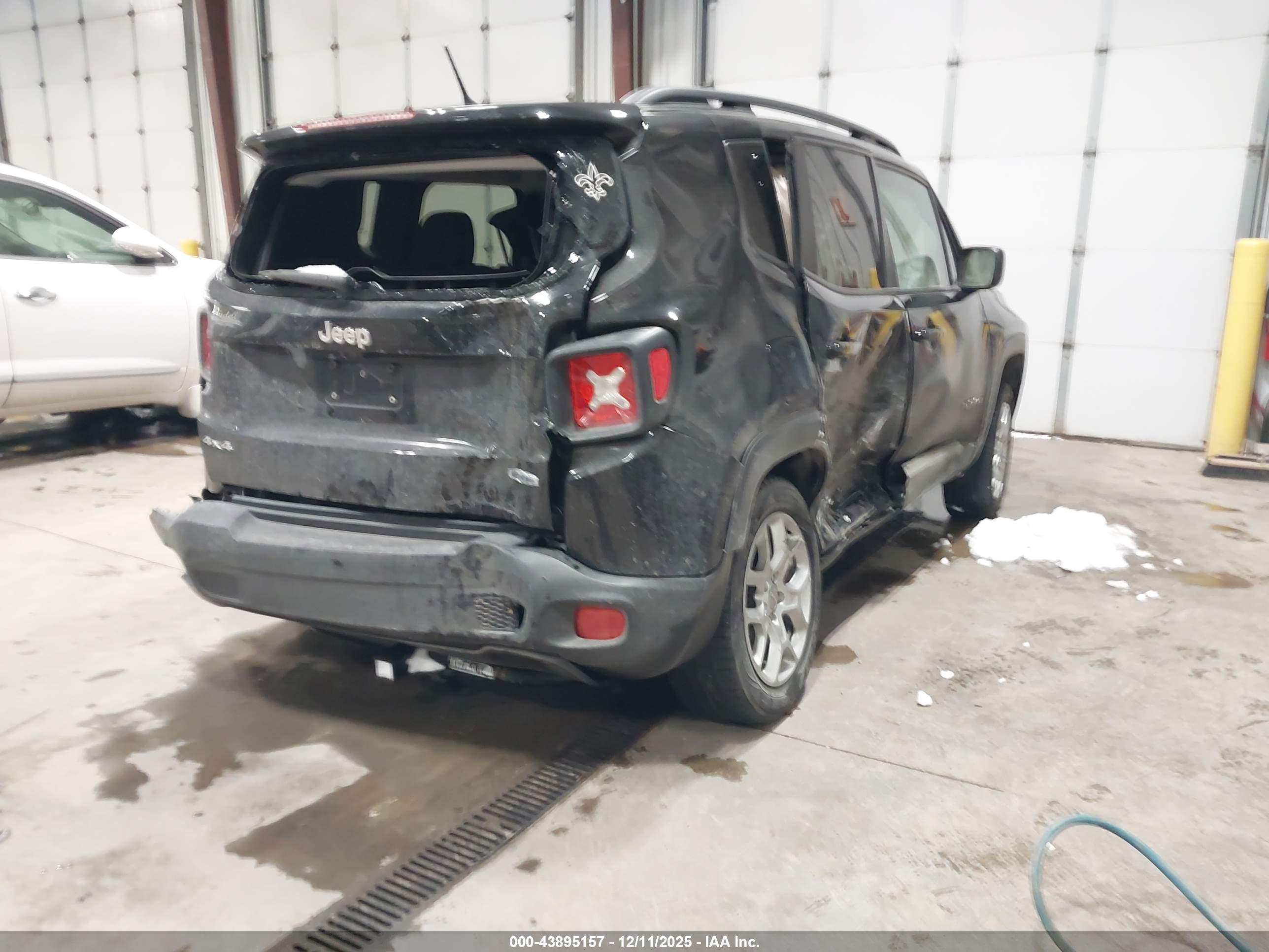JEEP RENEGADE image 4
