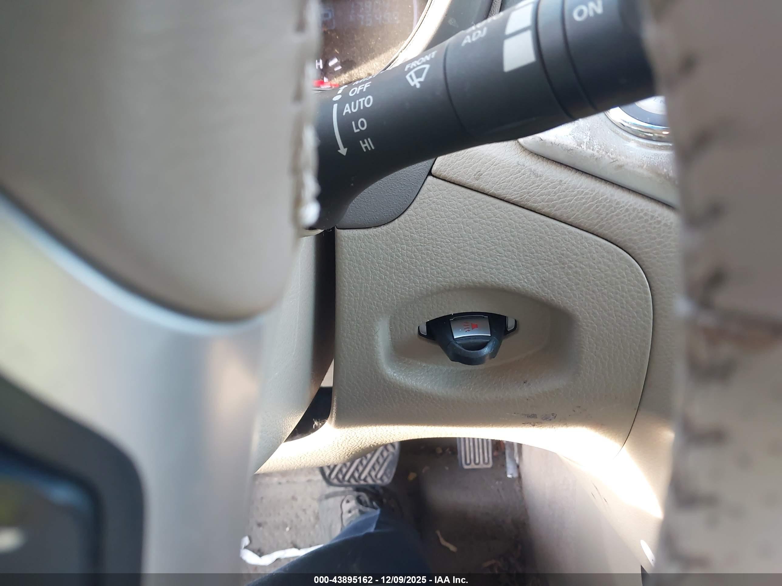 NISSAN MURANO image 11