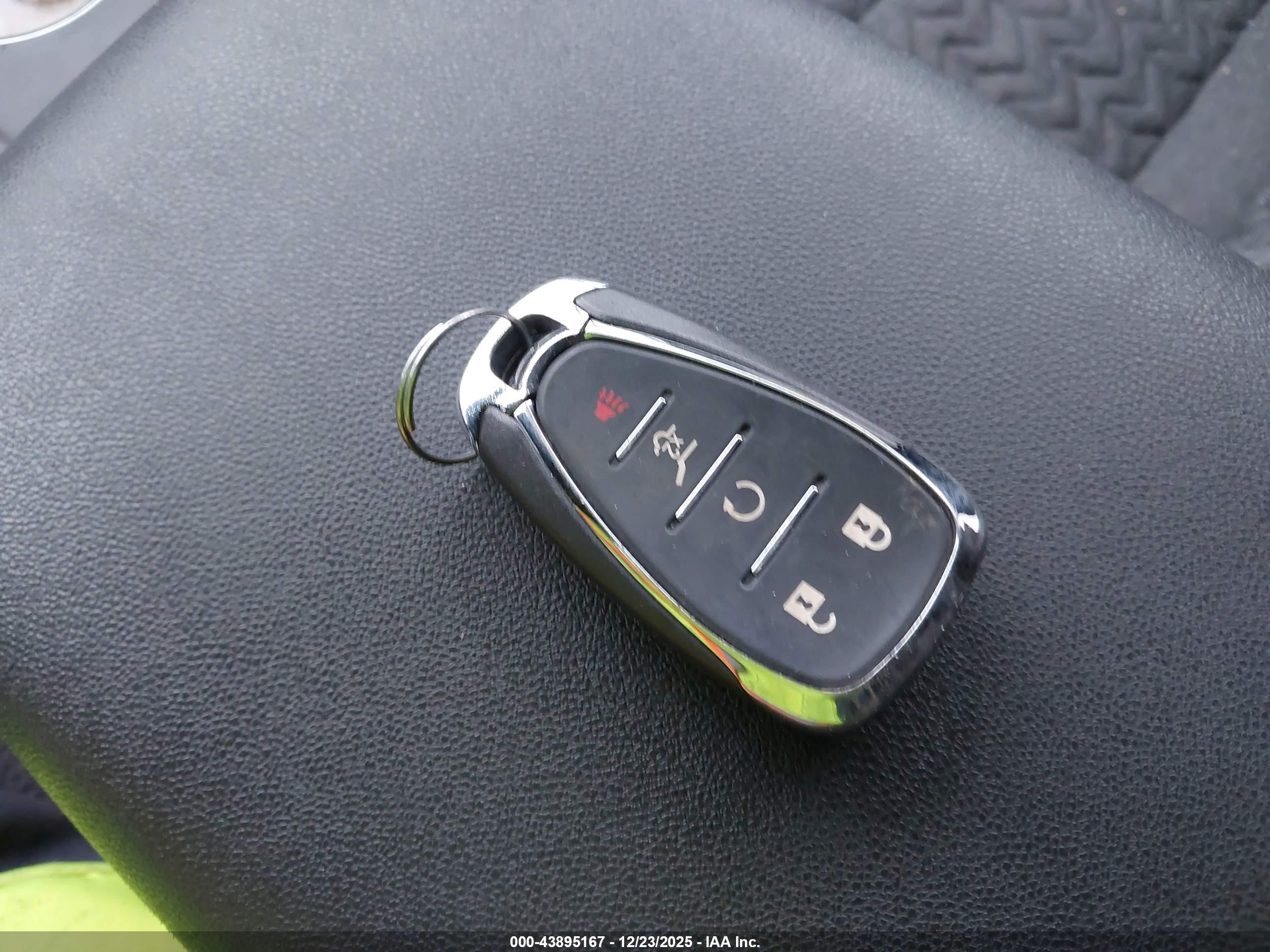 CHEVROLET EQUINOX image 11