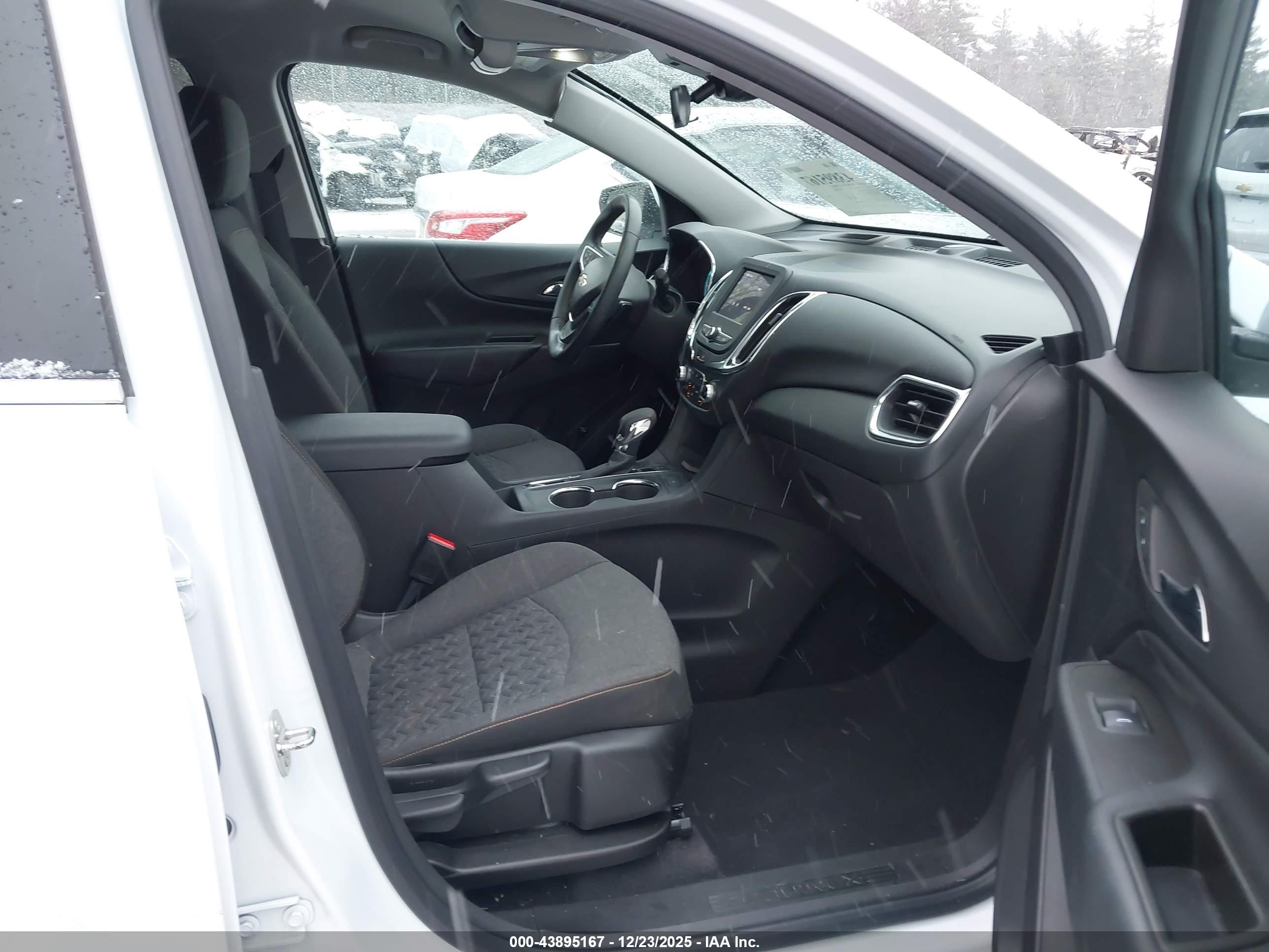 CHEVROLET EQUINOX image 5
