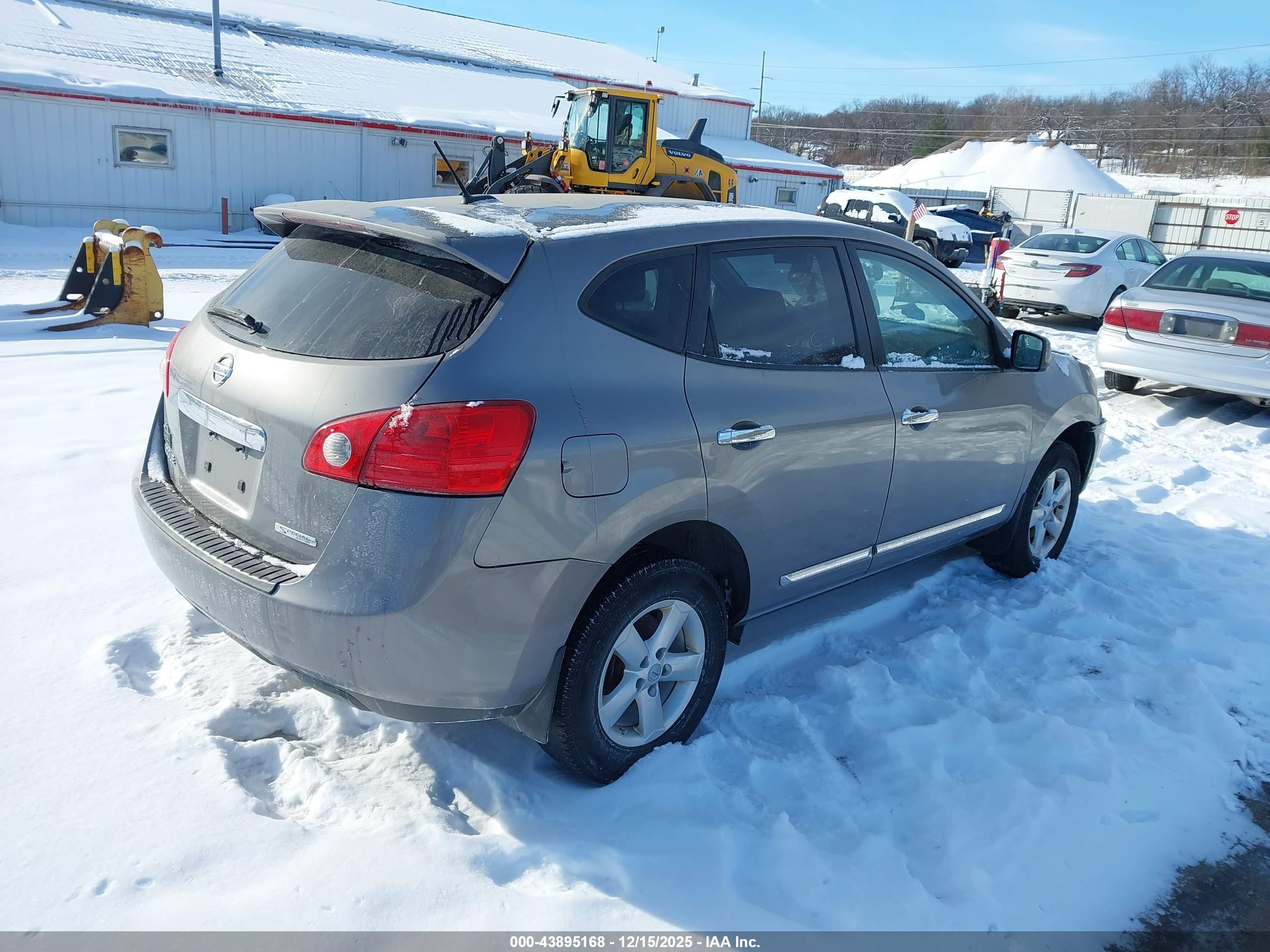 NISSAN ROGUE image 4