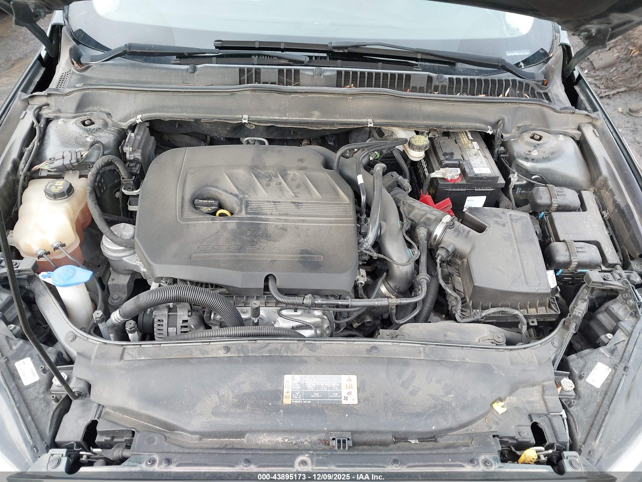 FORD FUSION image 10