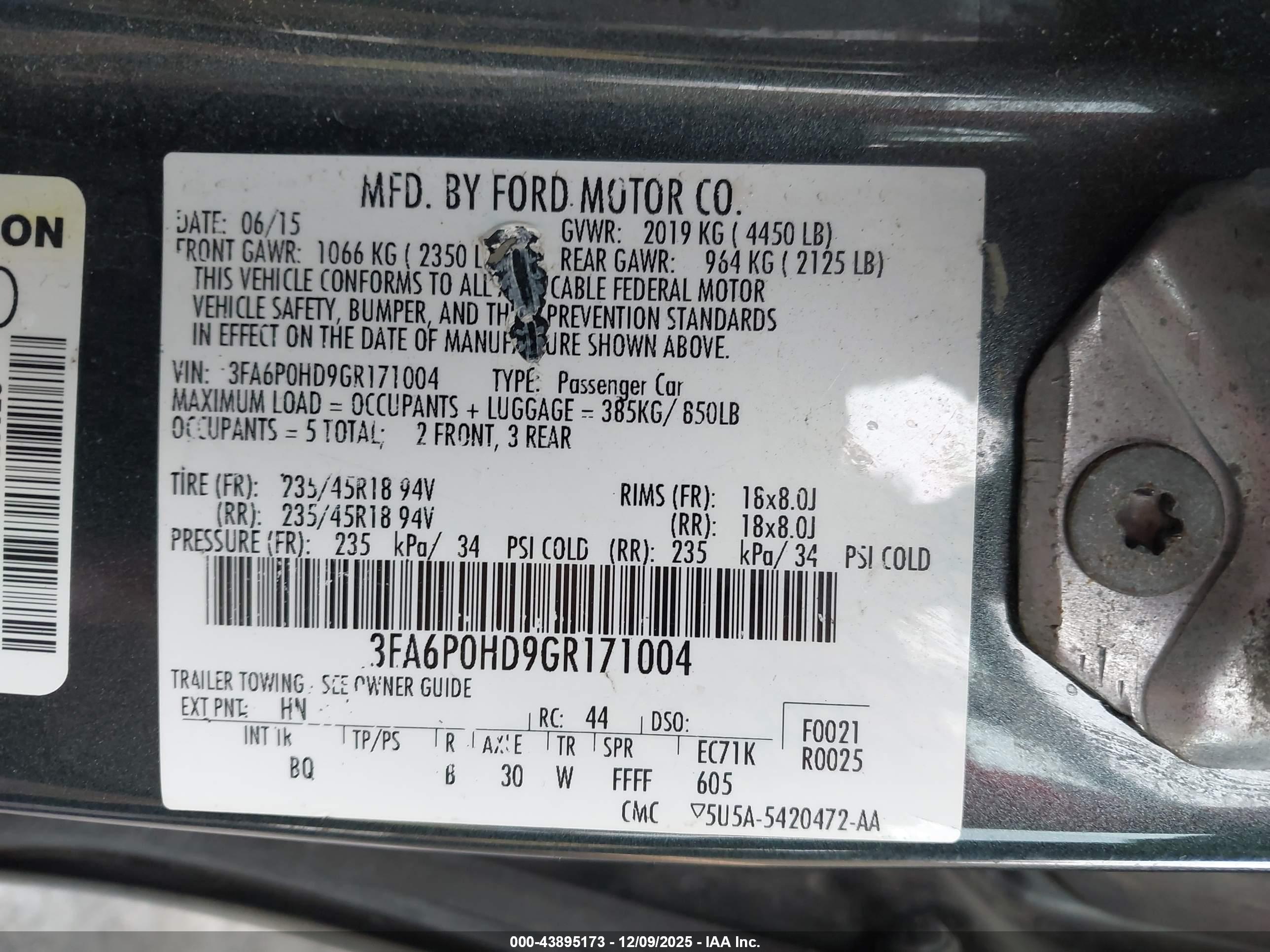 FORD FUSION image 9