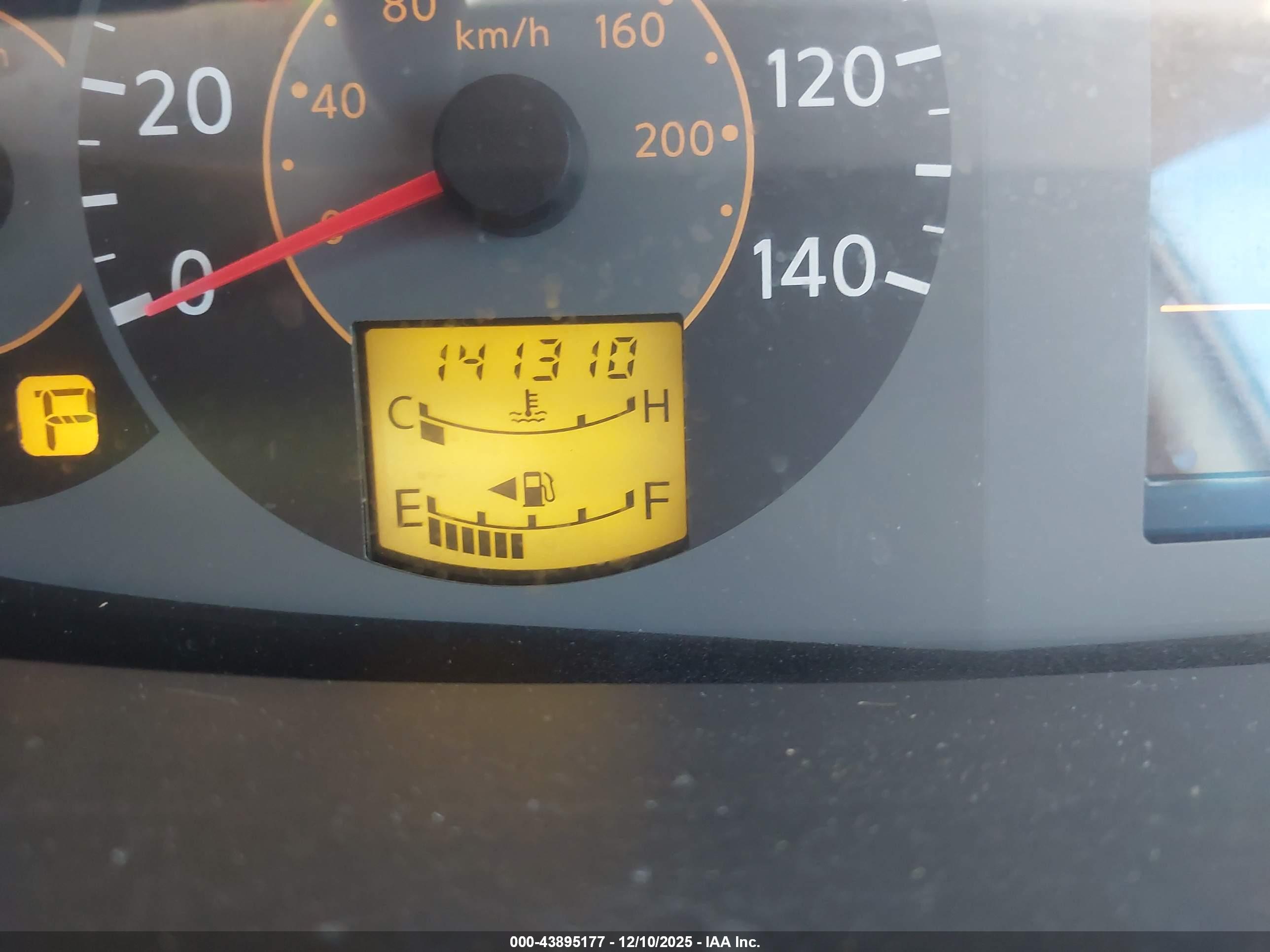 NISSAN QUEST image 7