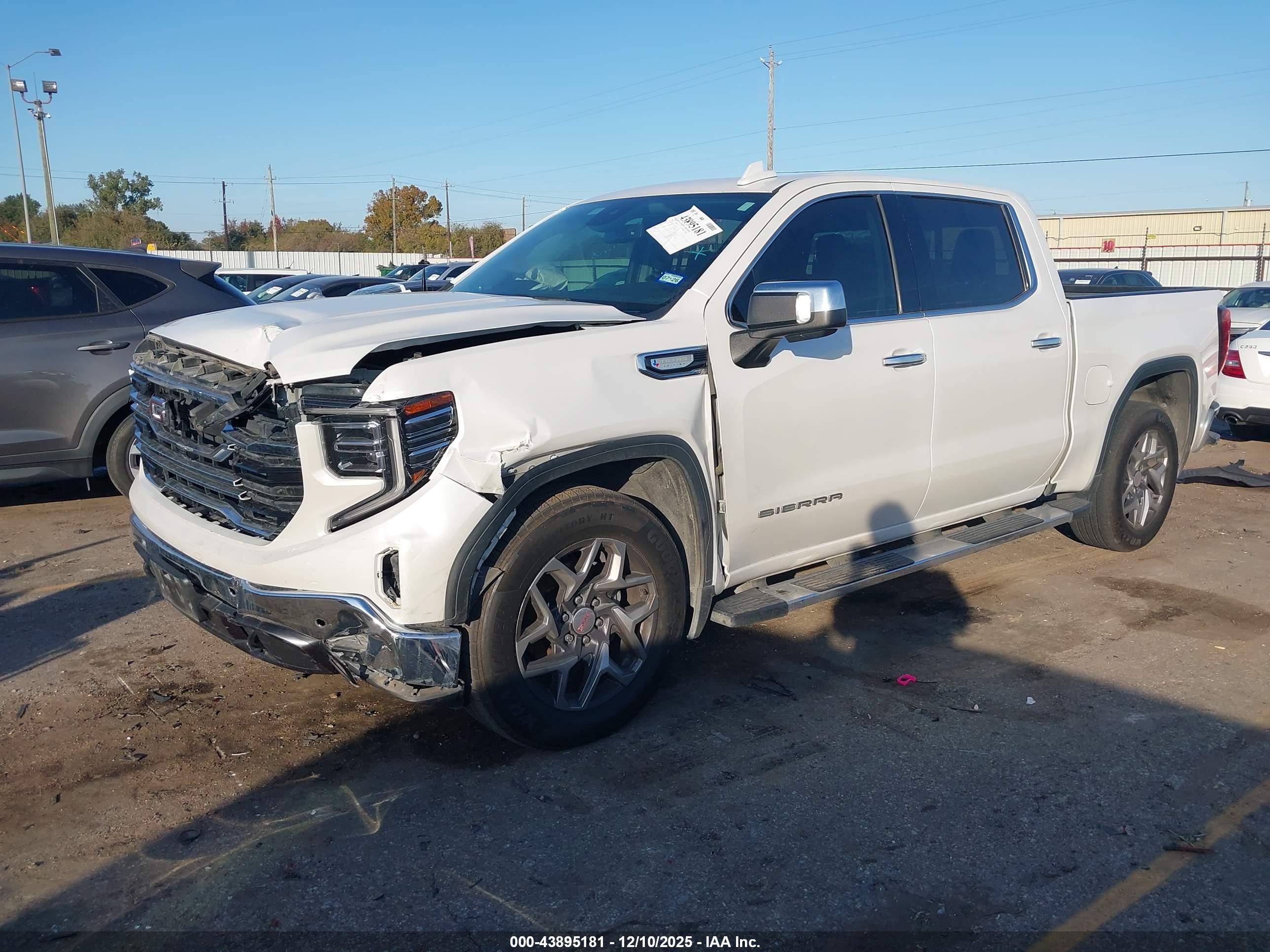 GMC SIERRA image 6