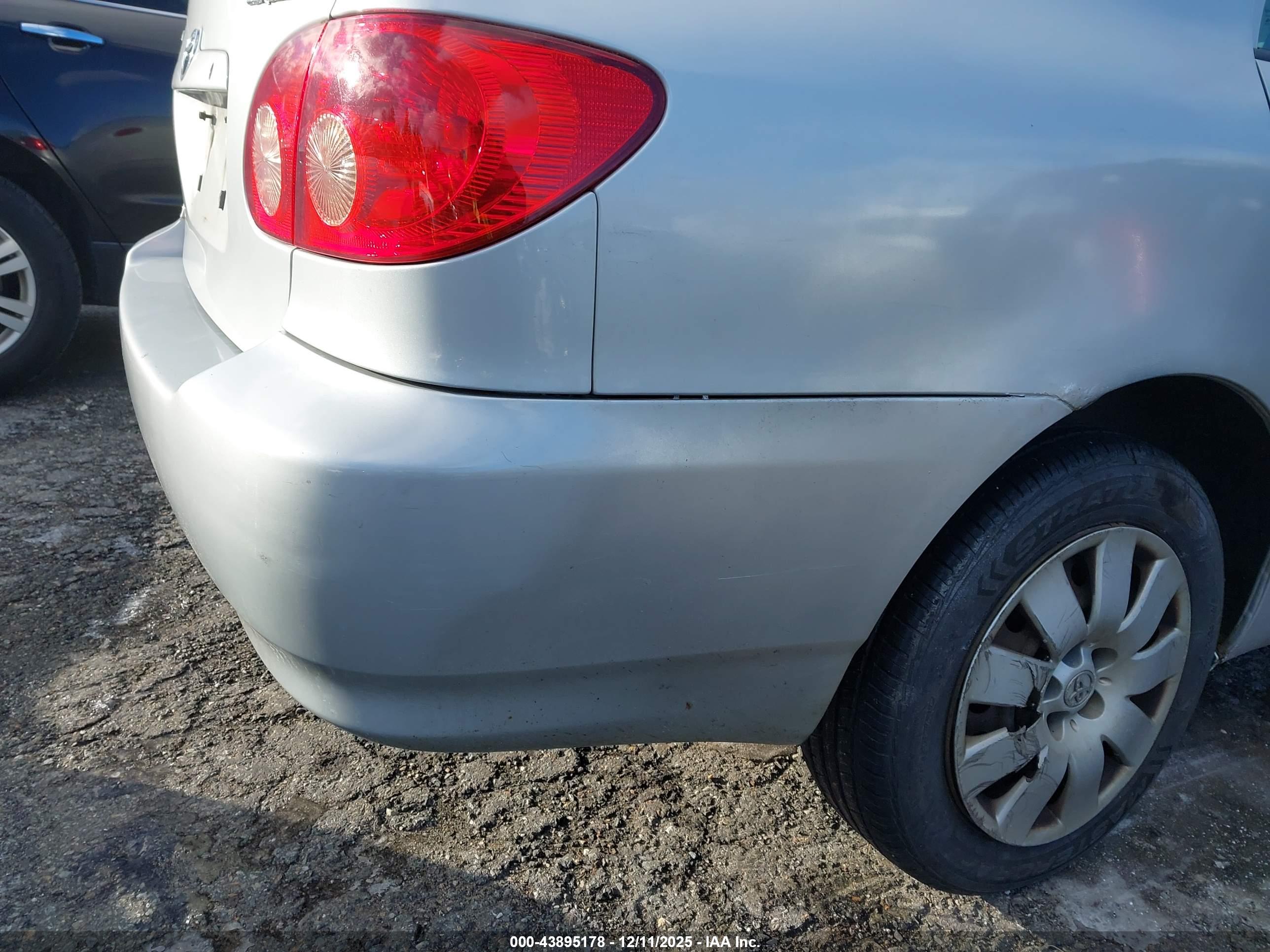 TOYOTA COROLLA image 6