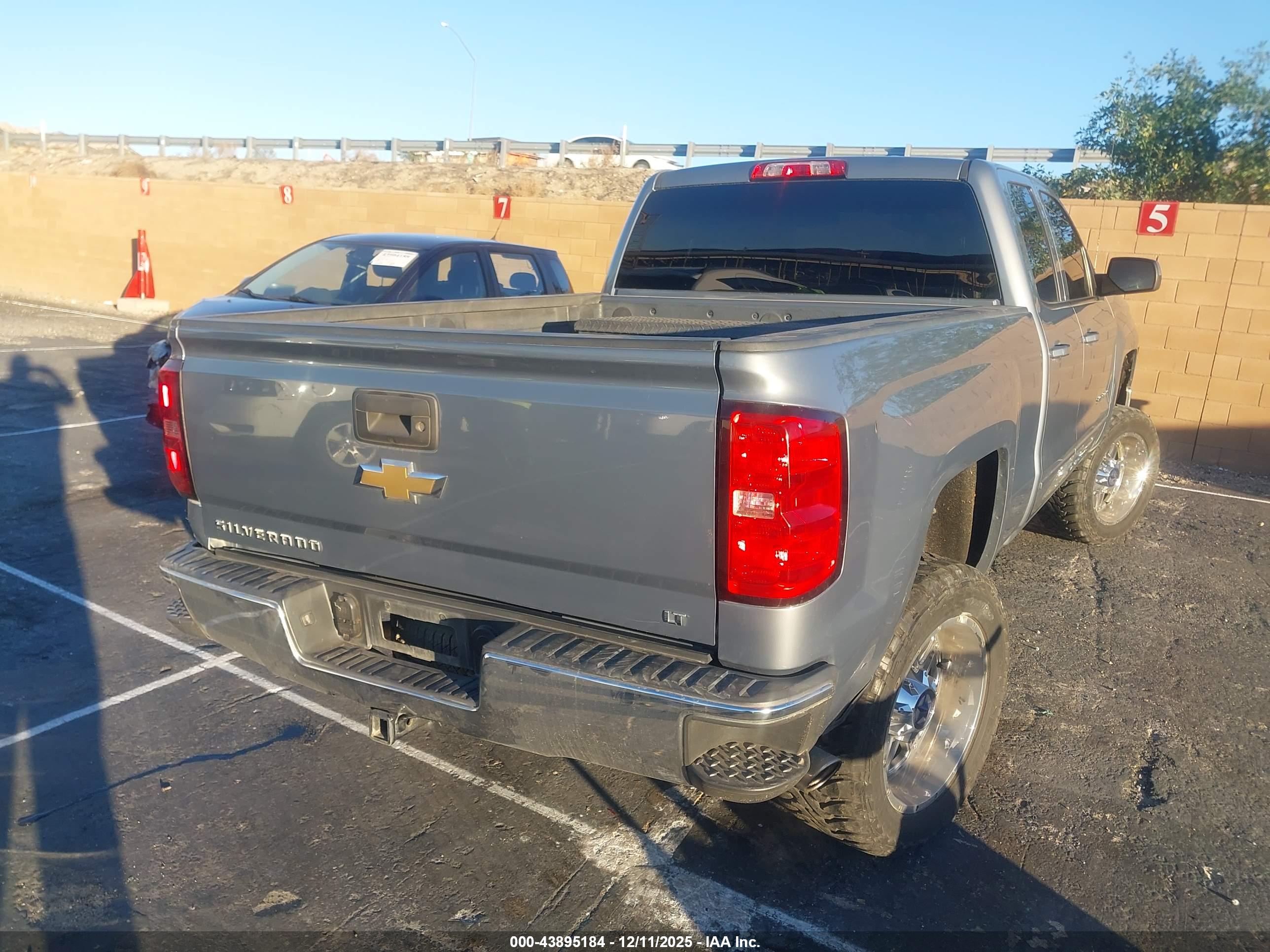 CHEVROLET SILVERADO image 4