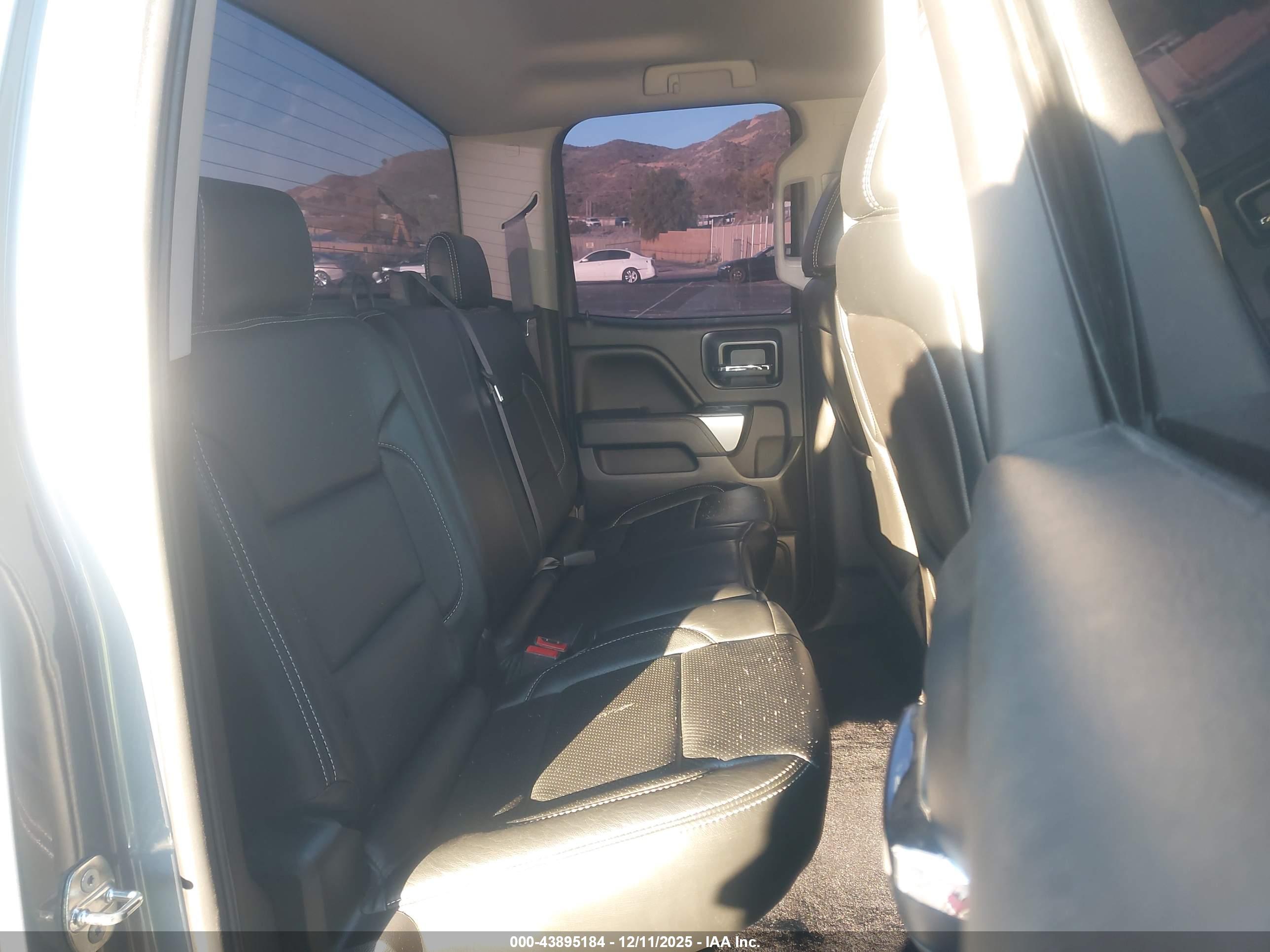 CHEVROLET SILVERADO image 8