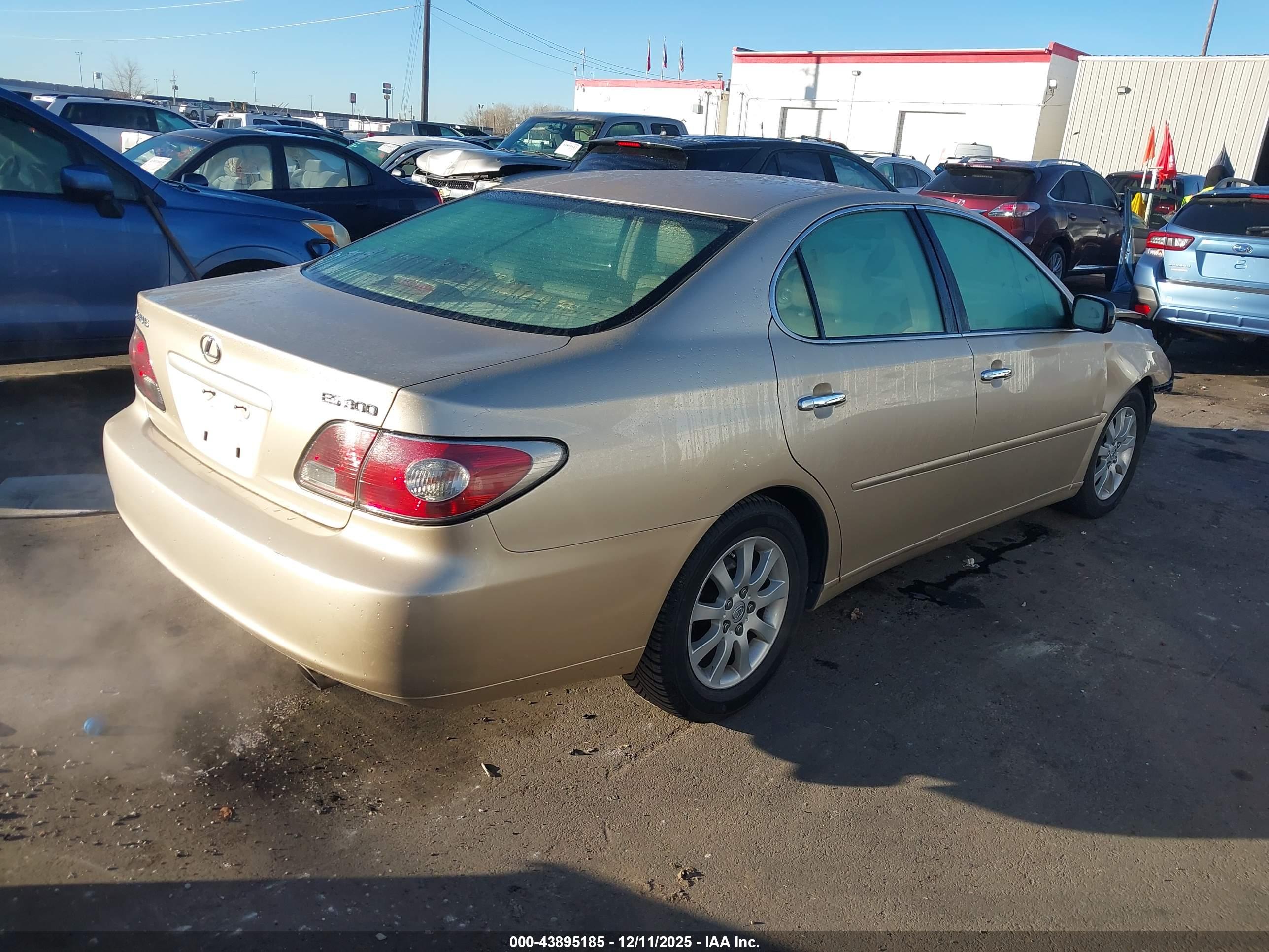 LEXUS ES image 4
