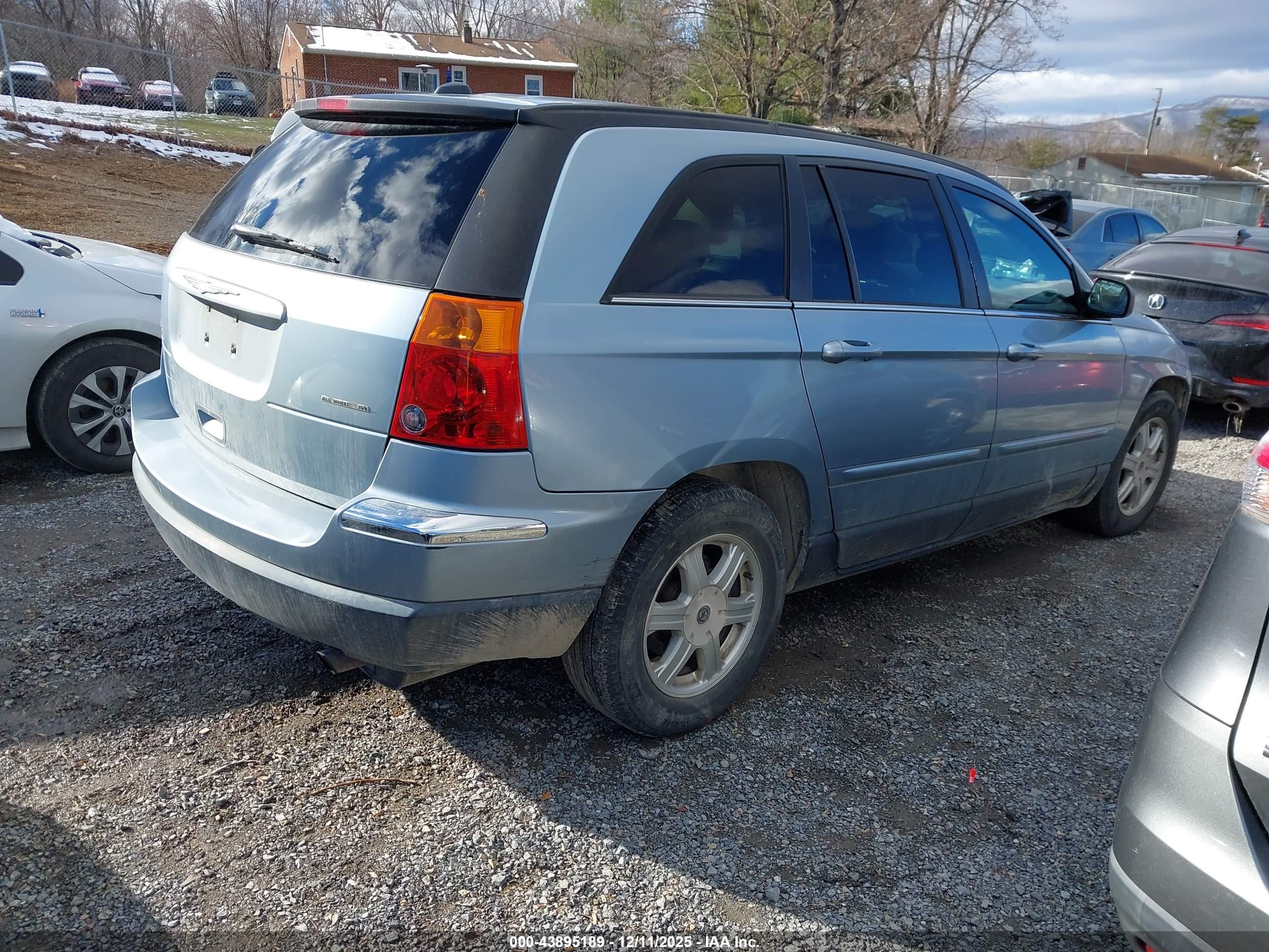 CHRYSLER PACIFICA image 4