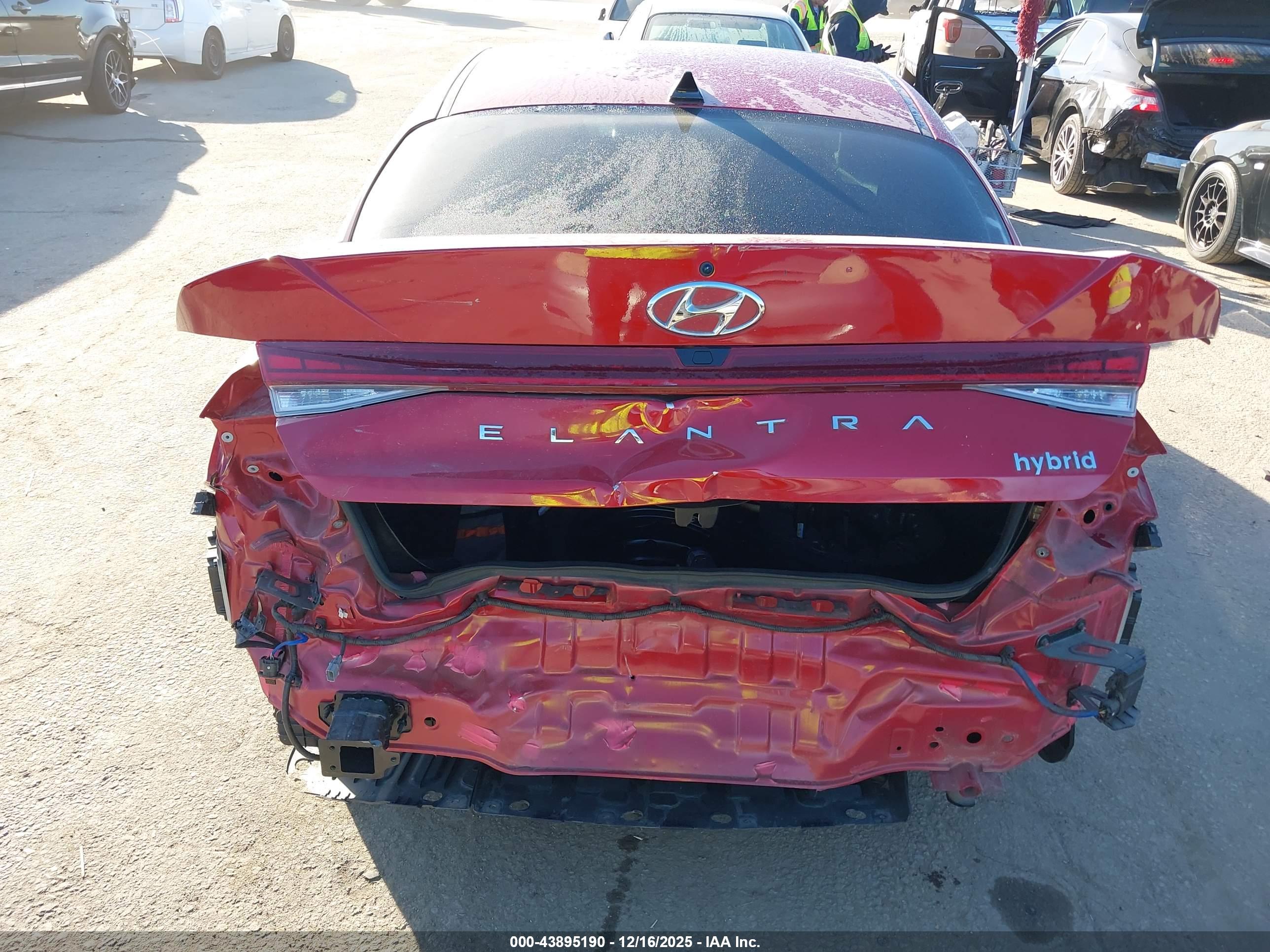 HYUNDAI ELANTRA image 6