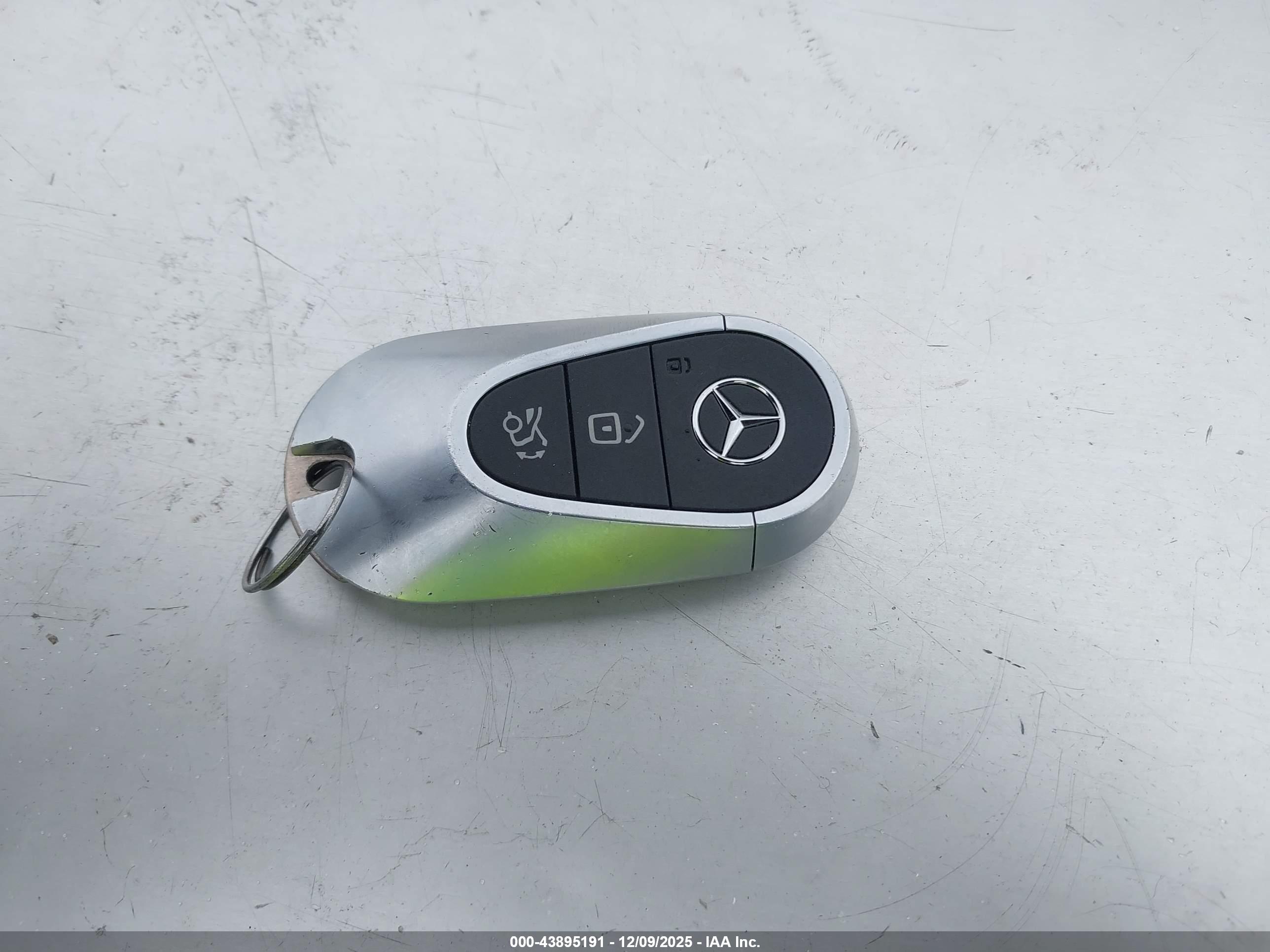 MERCEDES-BENZ C image 11
