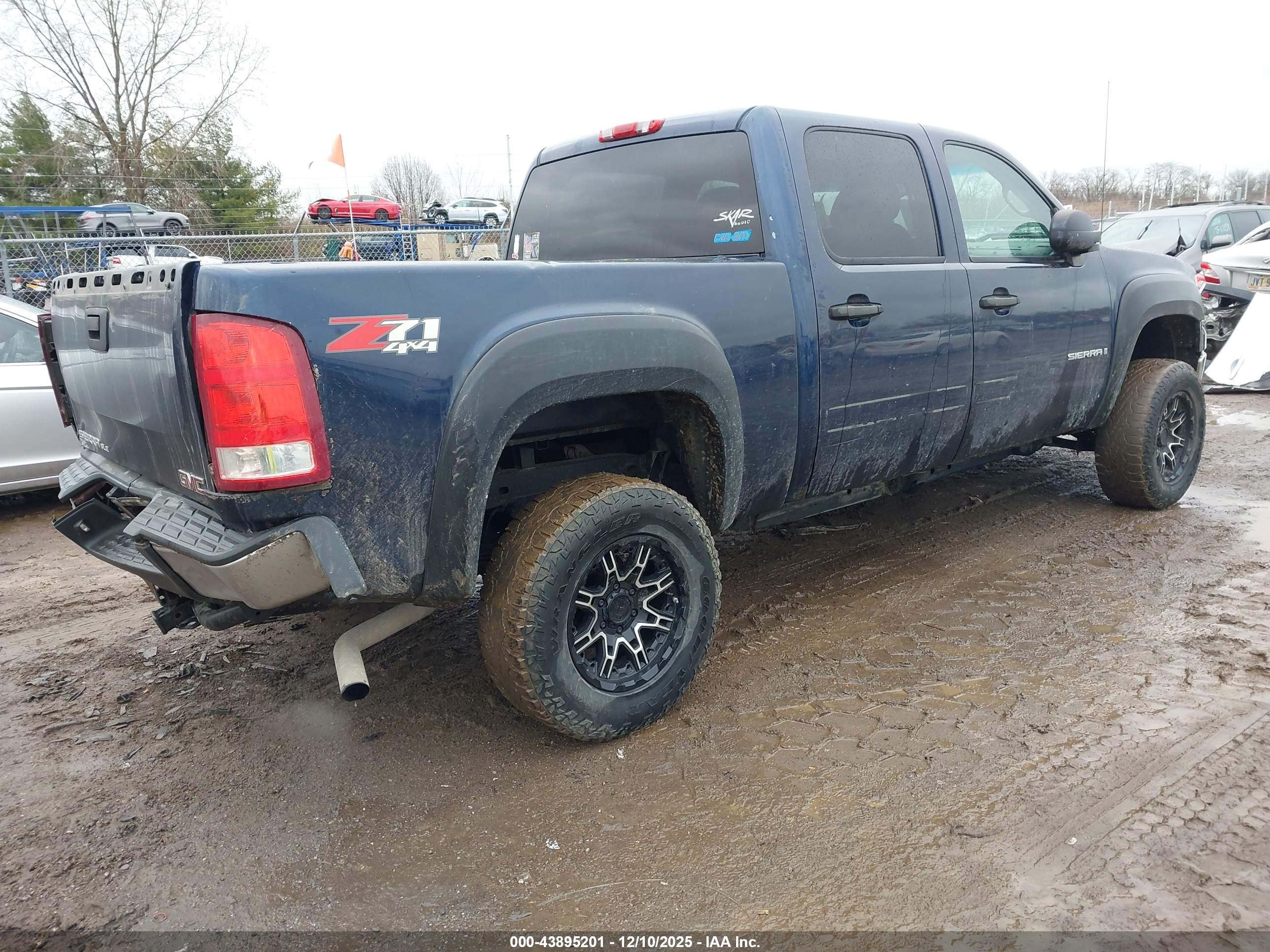 GMC SIERRA image 4