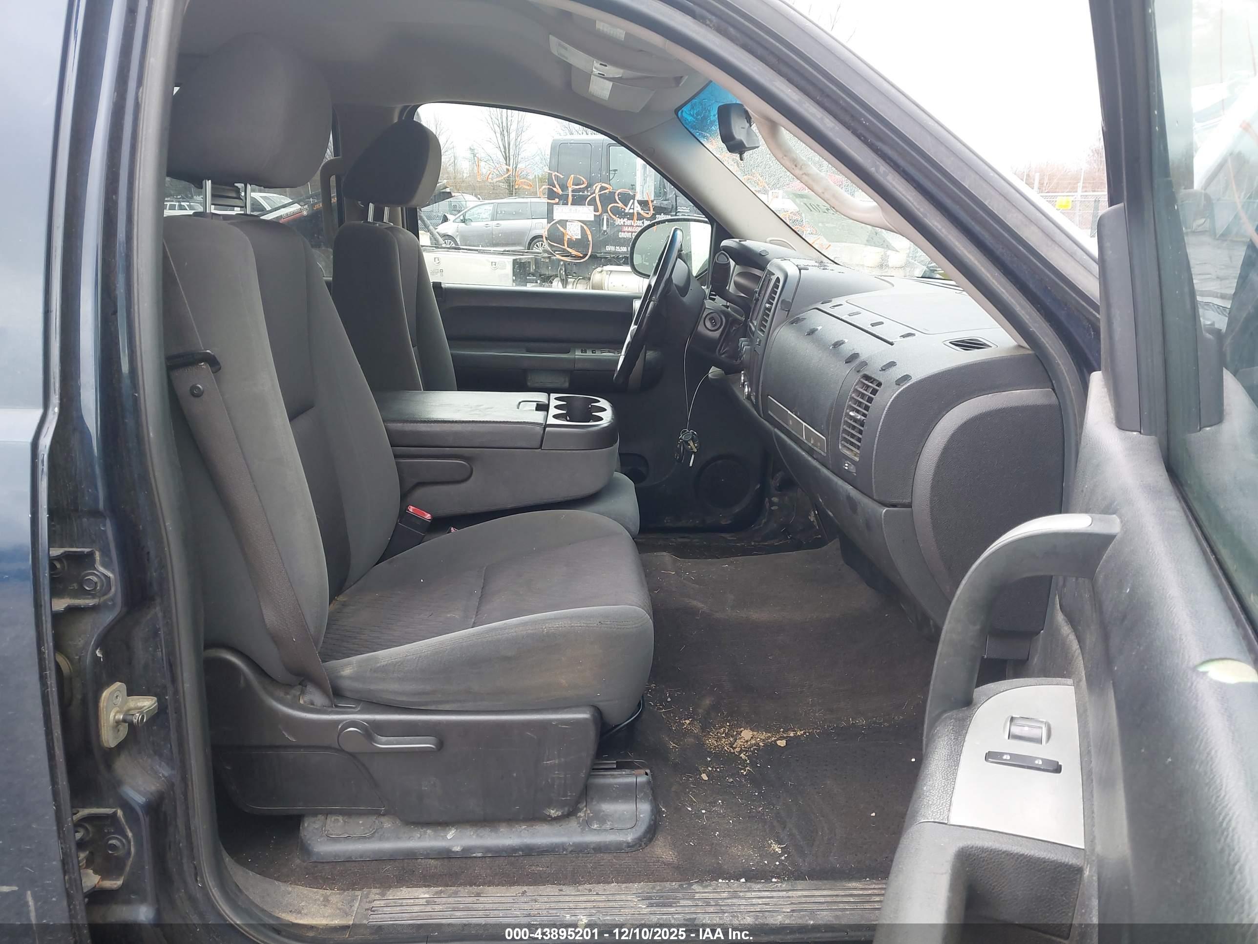 GMC SIERRA image 5