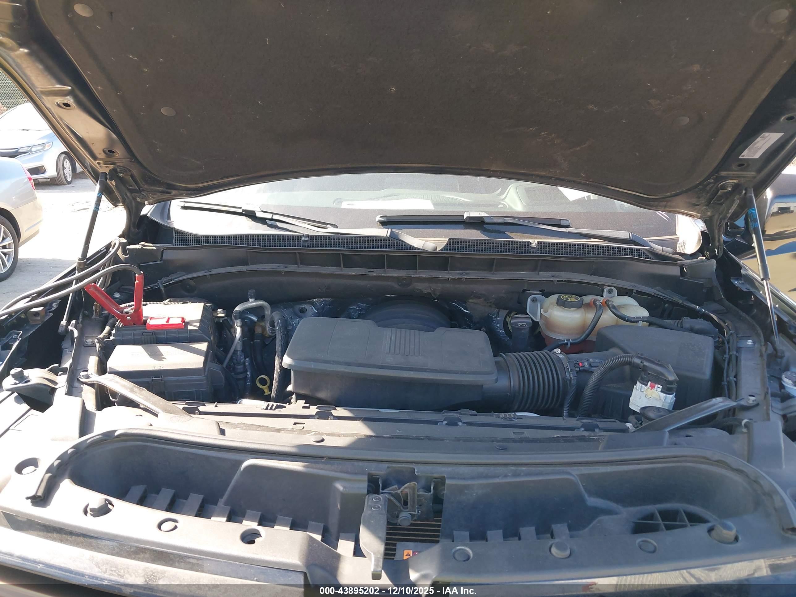 CHEVROLET SUBURBAN image 10