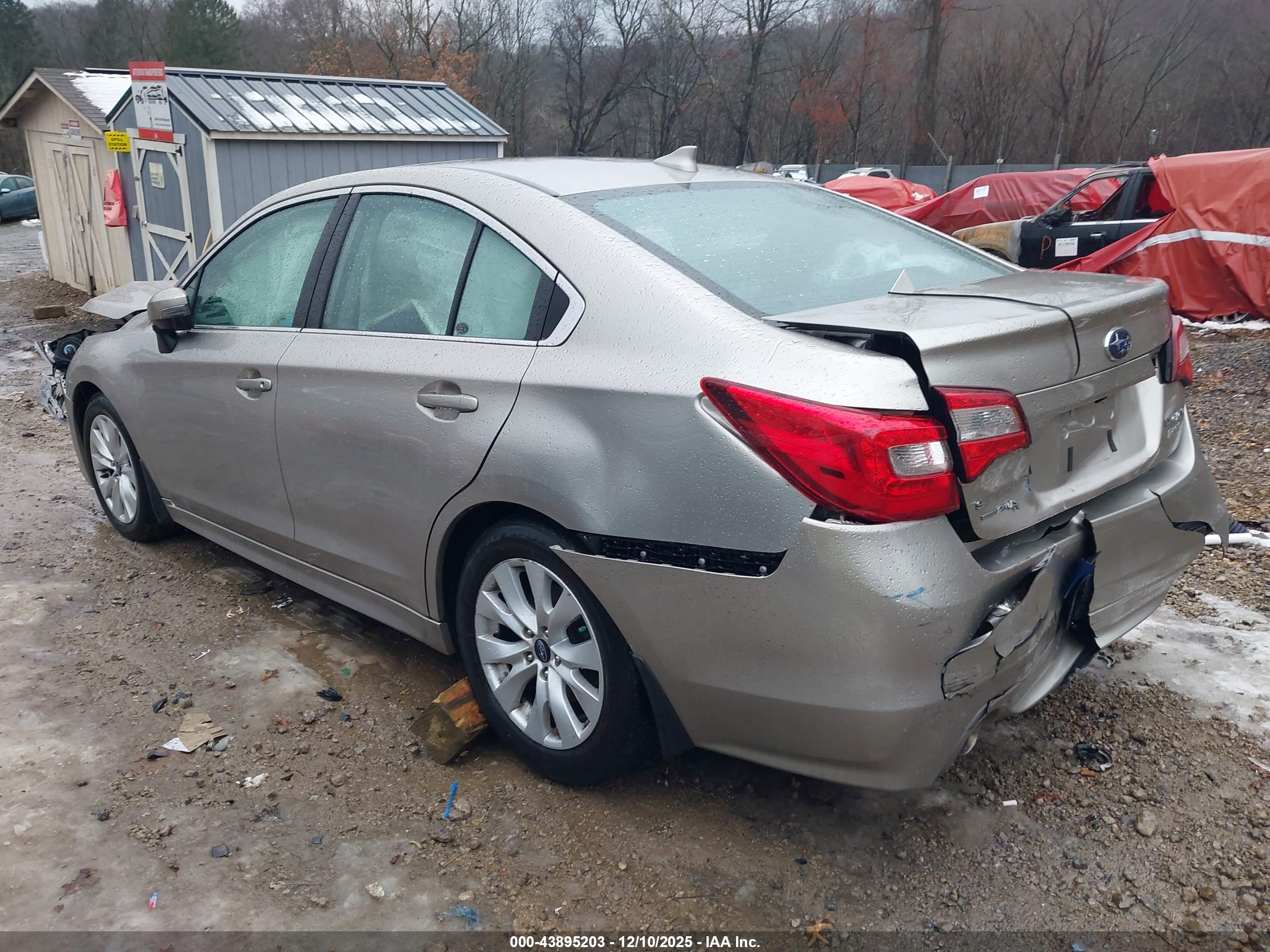 SUBARU LEGACY image 3