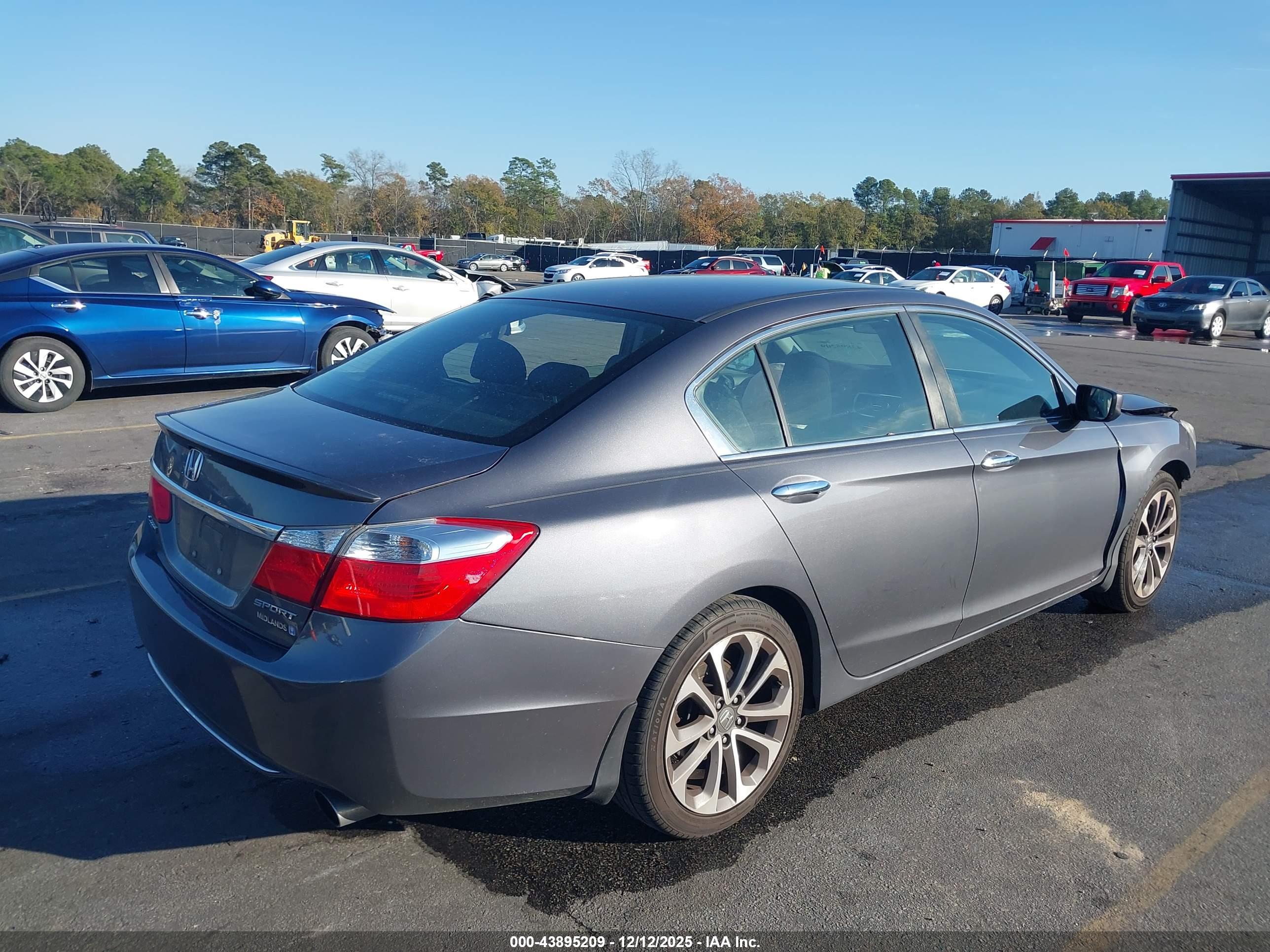 HONDA ACCORD image 4