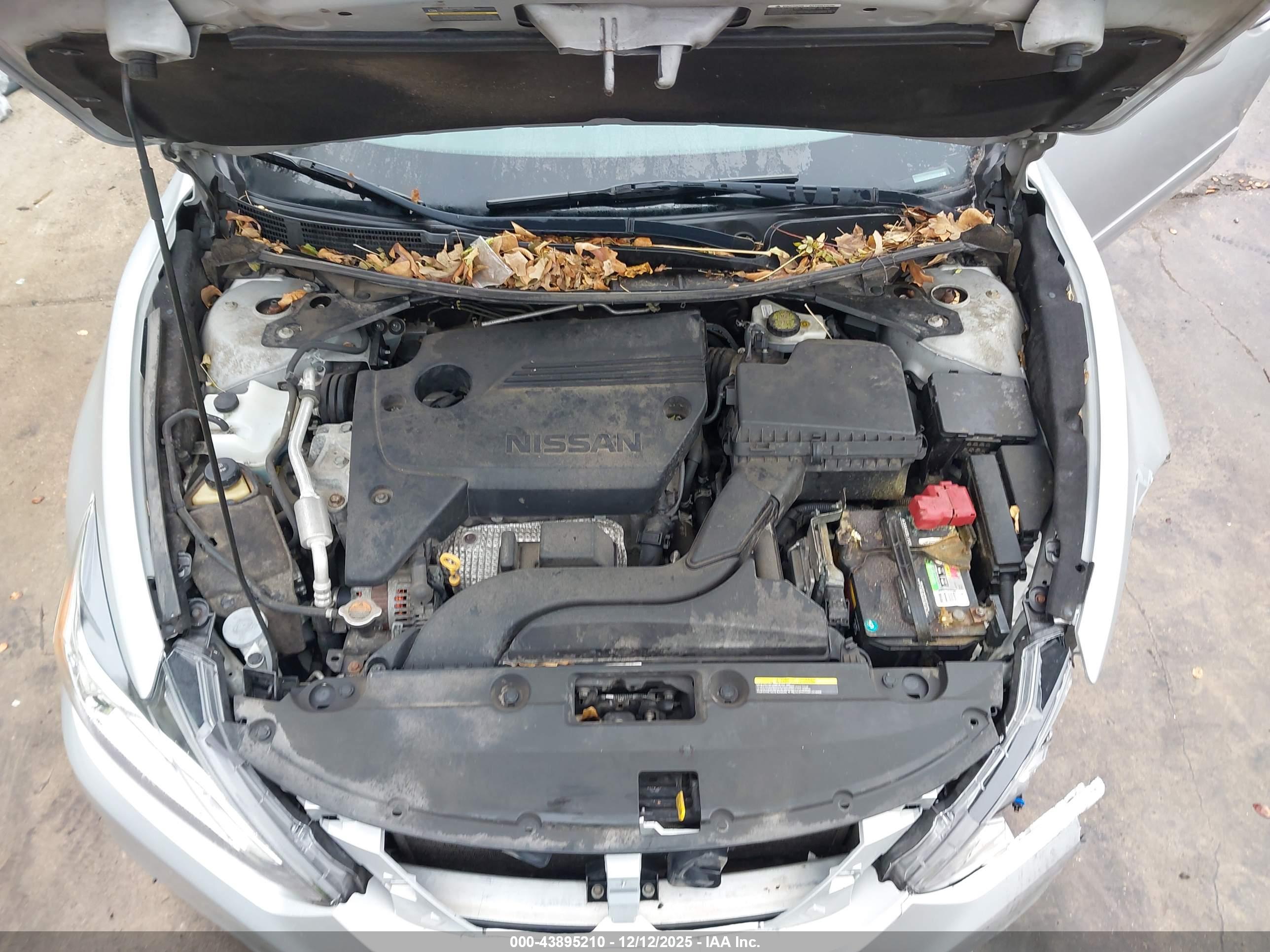 NISSAN ALTIMA image 10