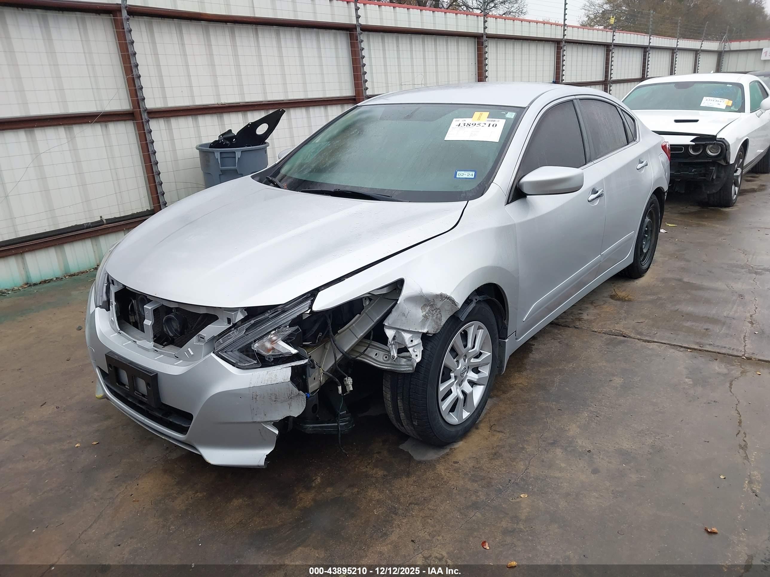 NISSAN ALTIMA image 2