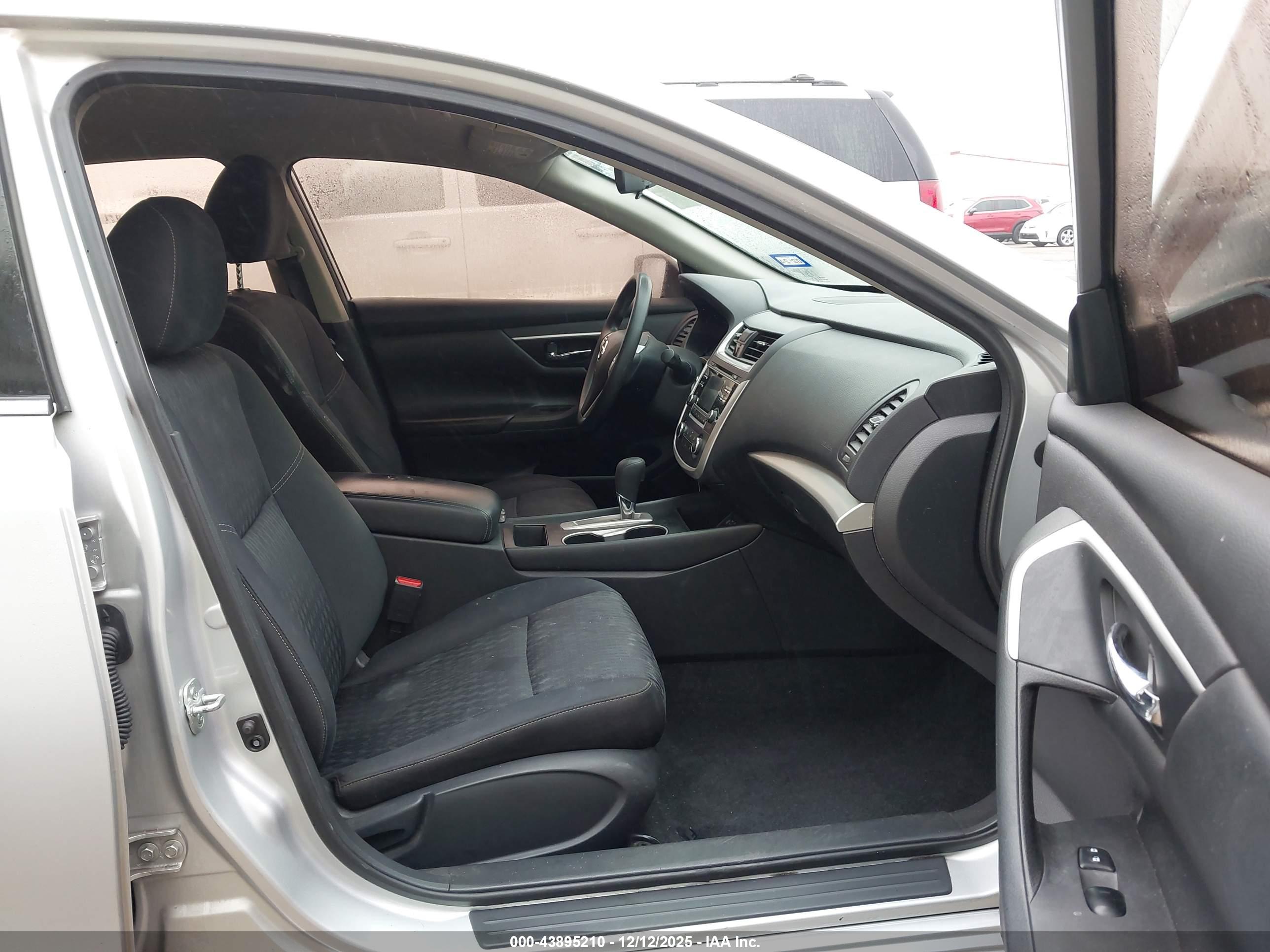 NISSAN ALTIMA image 5