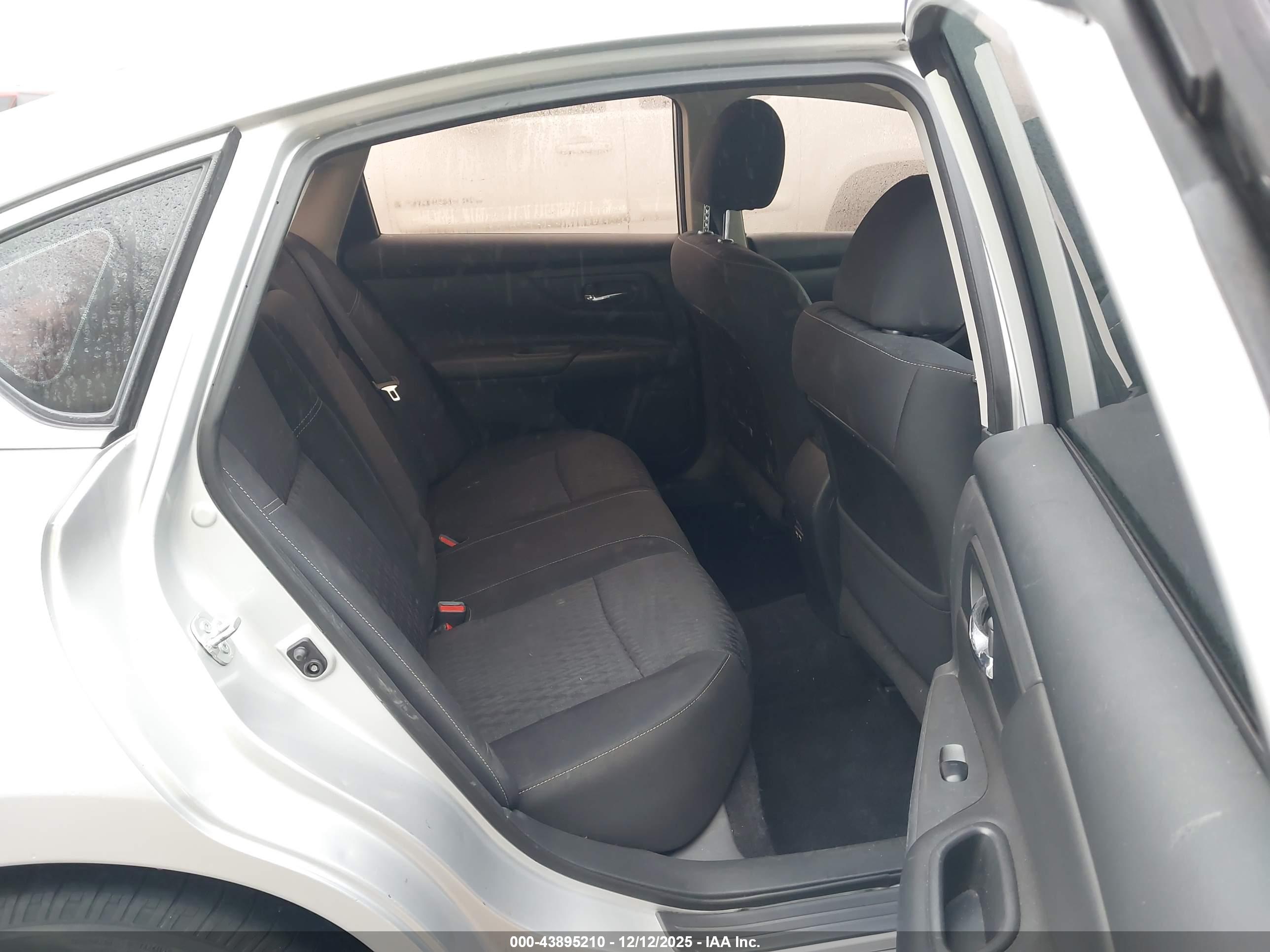 NISSAN ALTIMA image 8