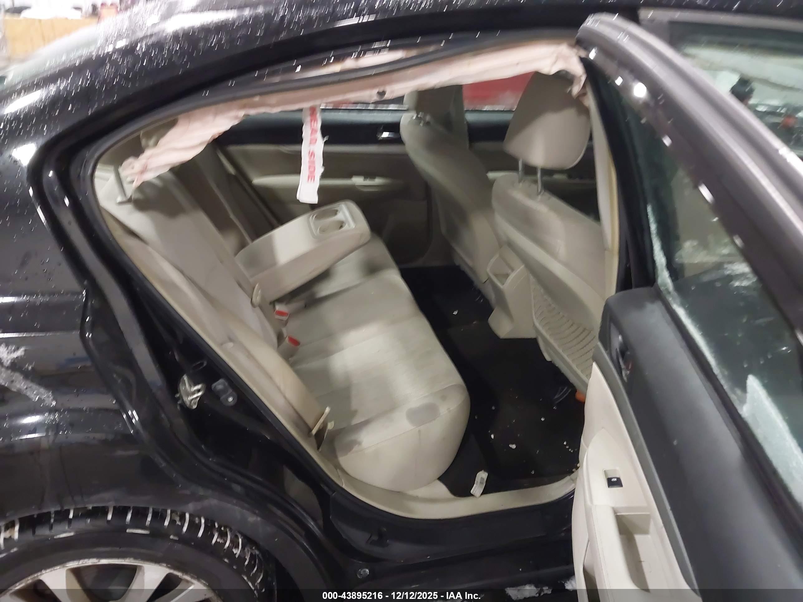 SUBARU LEGACY image 8