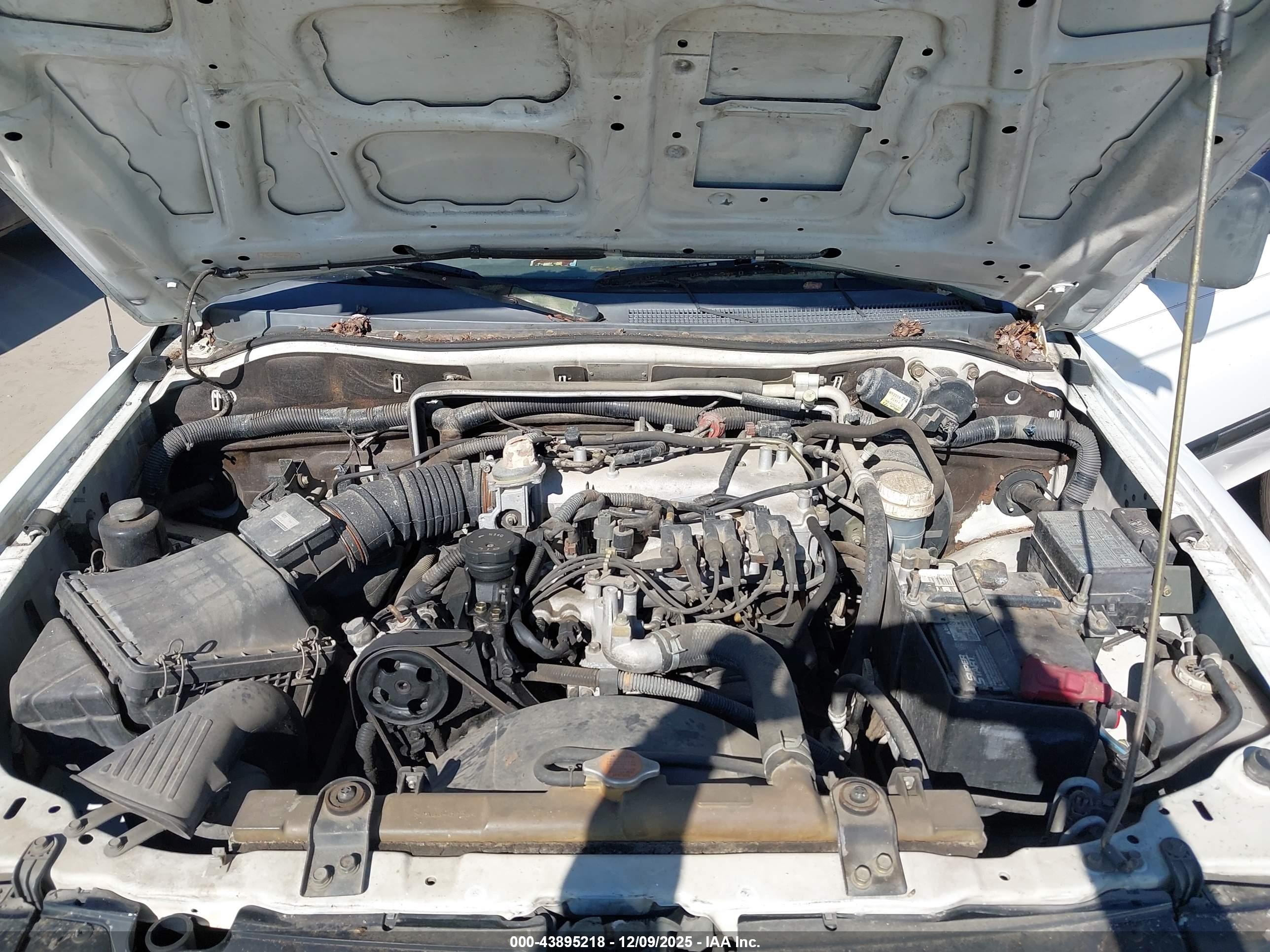 MITSUBISHI MONTERO image 10