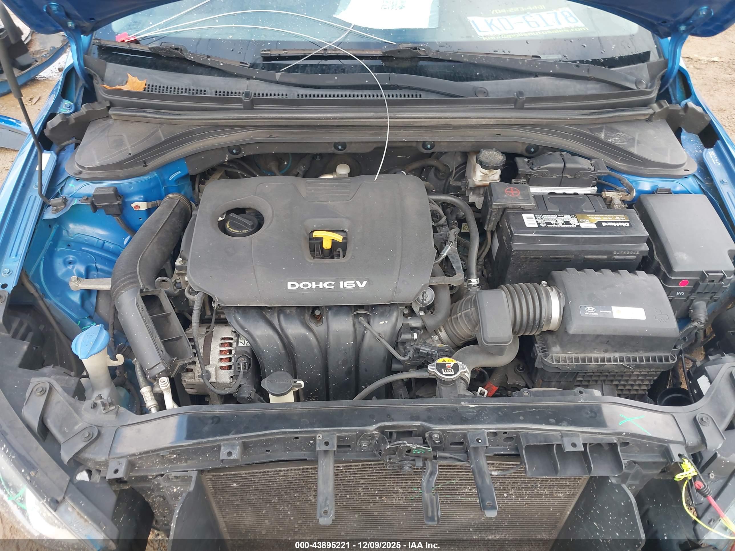HYUNDAI ELANTRA image 10