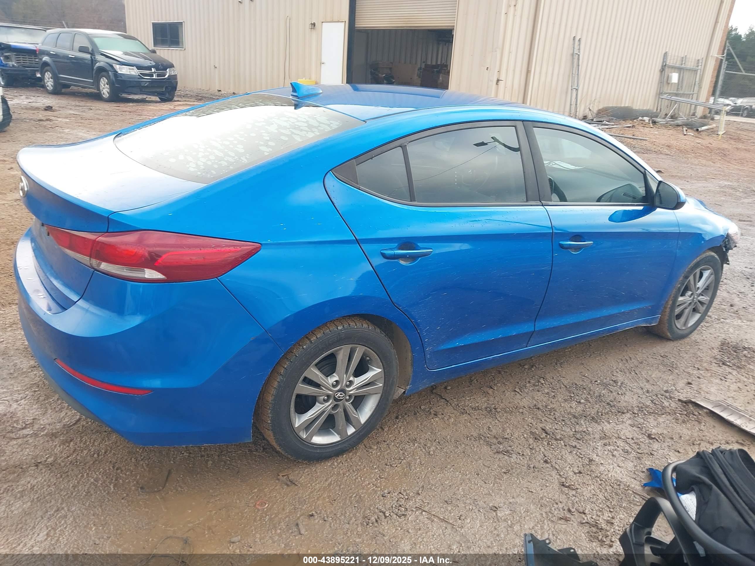 HYUNDAI ELANTRA image 4