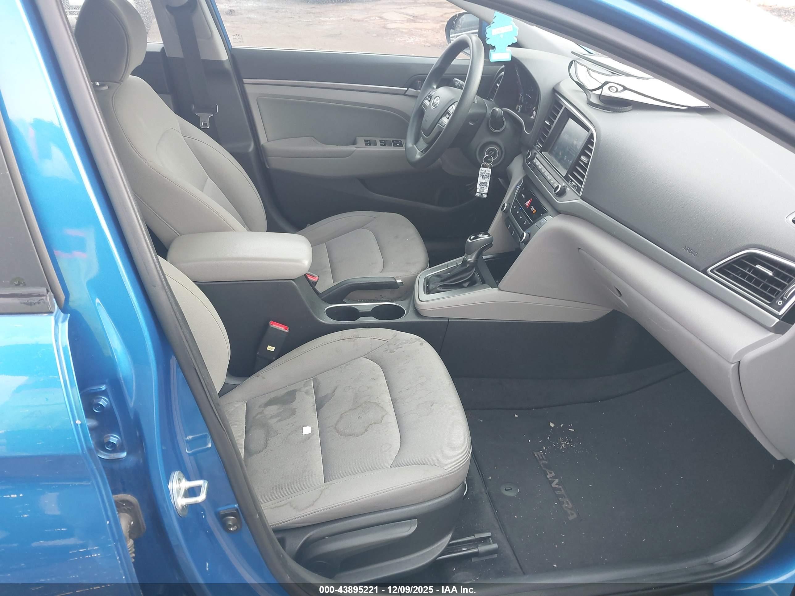 HYUNDAI ELANTRA image 5