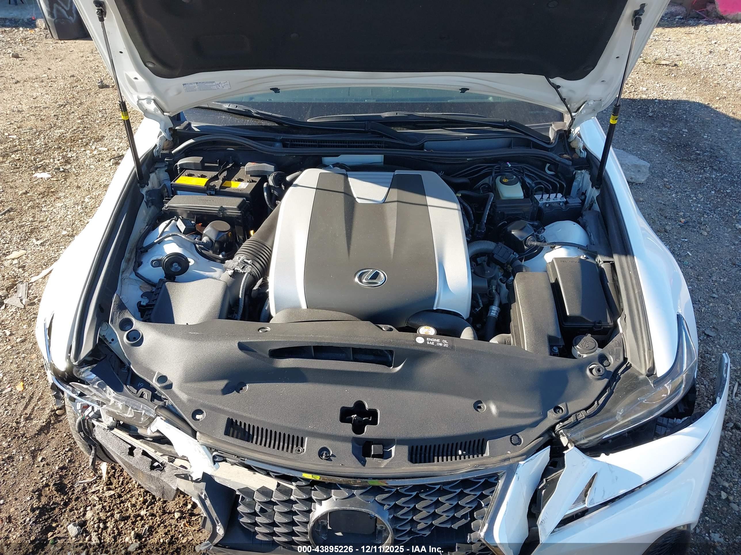 LEXUS IS image 10