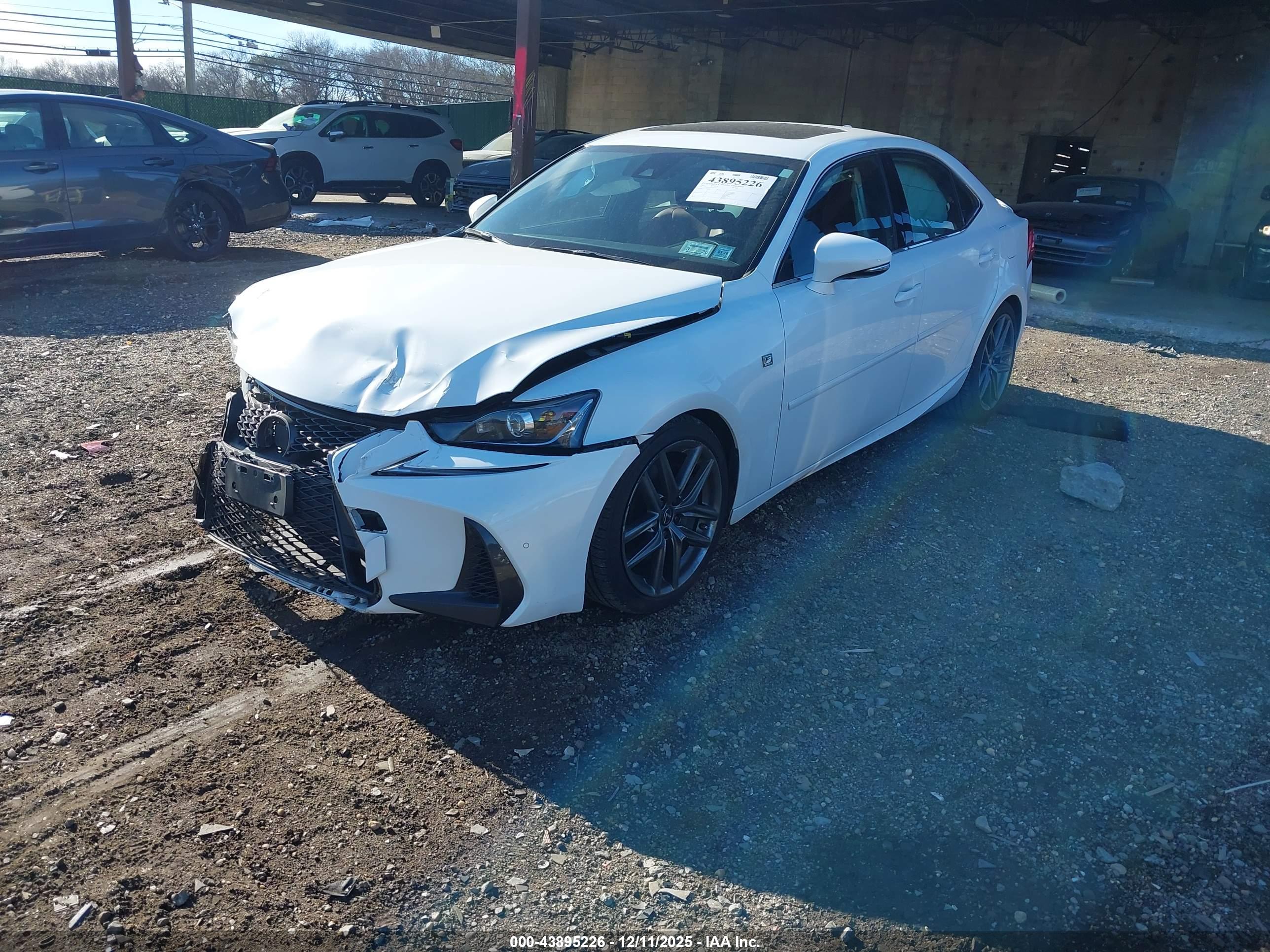 LEXUS IS image 2