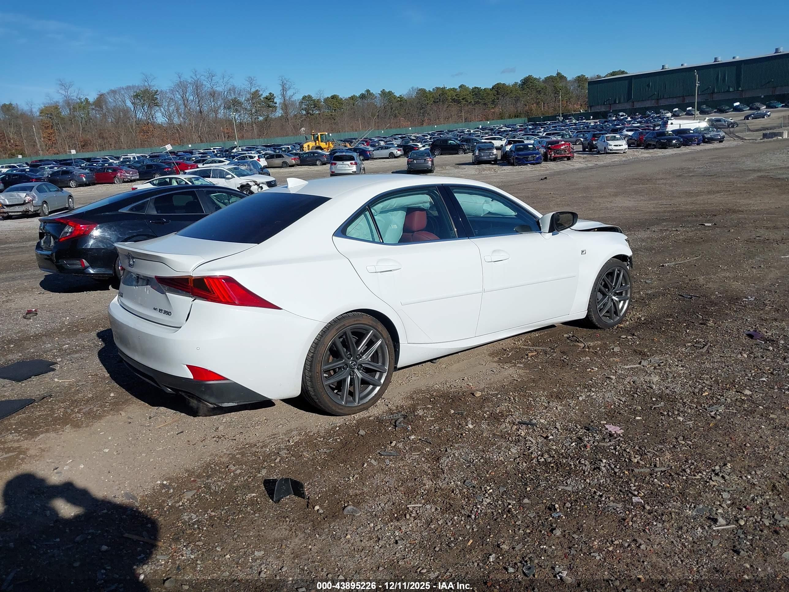 LEXUS IS image 4