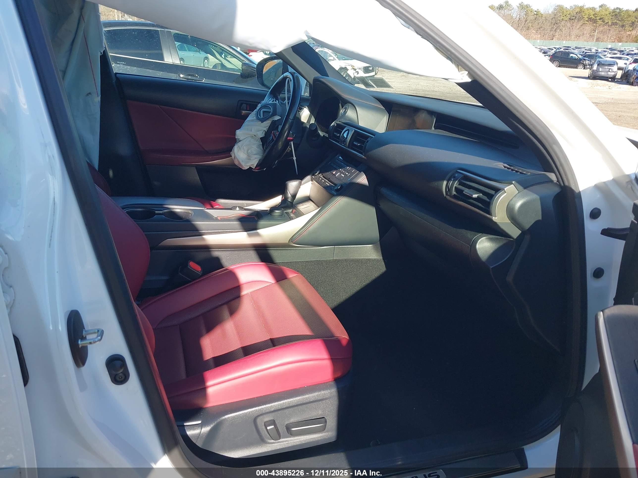 LEXUS IS image 5